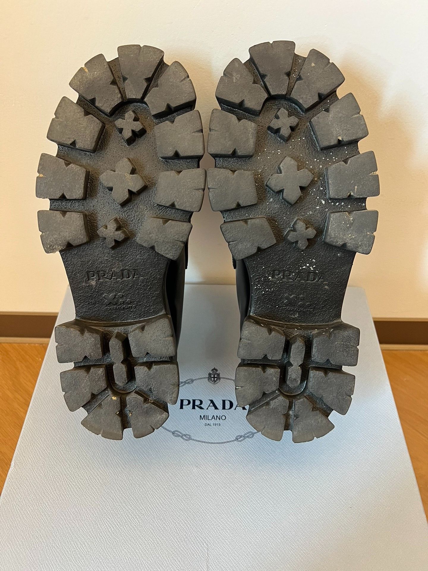 Prada Prada Casual Black Lowtop Sneakers 38.5 Women Size US 7.5 / IT 37.5 - 5 Thumbnail