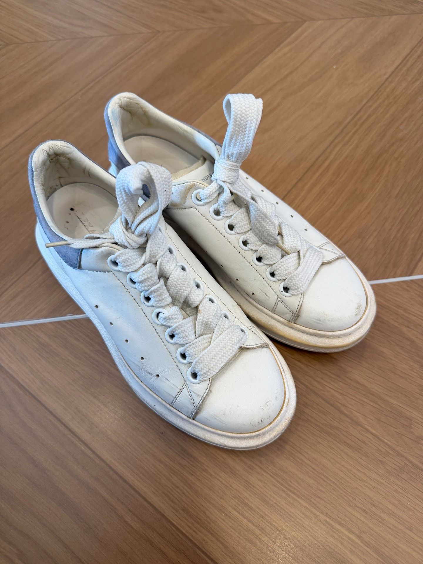 Alexander McQueen Alexander McQueen Blue Lowtop Sneakers 35 Women Size US 5 / IT 35 - 2 Thumbnail