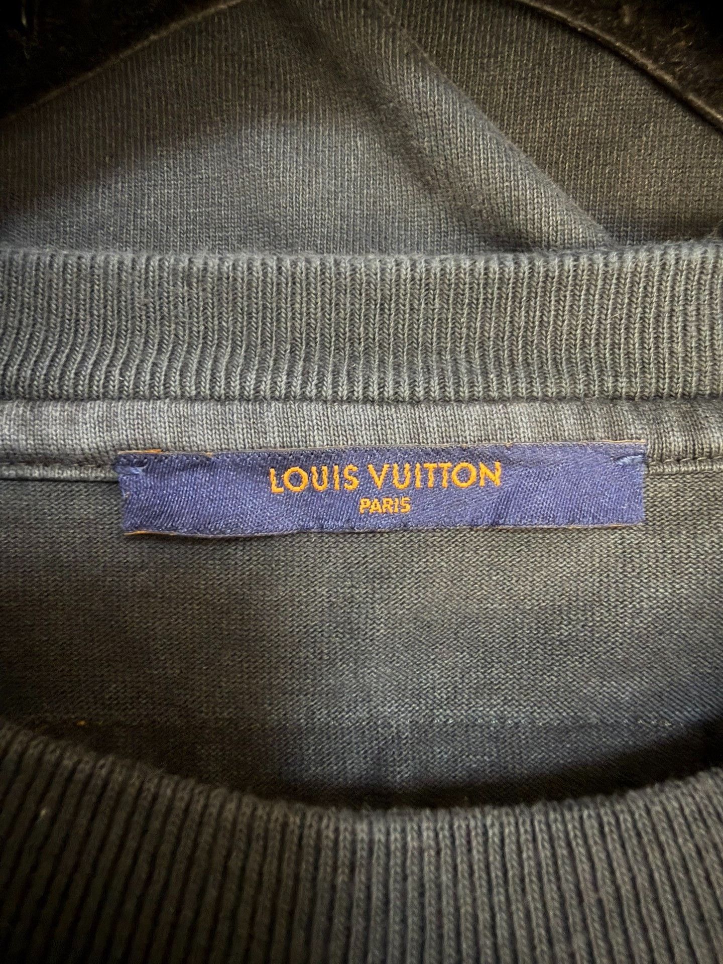 Louis Vuitton Louis Vuitton T-Shirt L Men Size US L / EU 52-54 / 3 - 3 Thumbnail