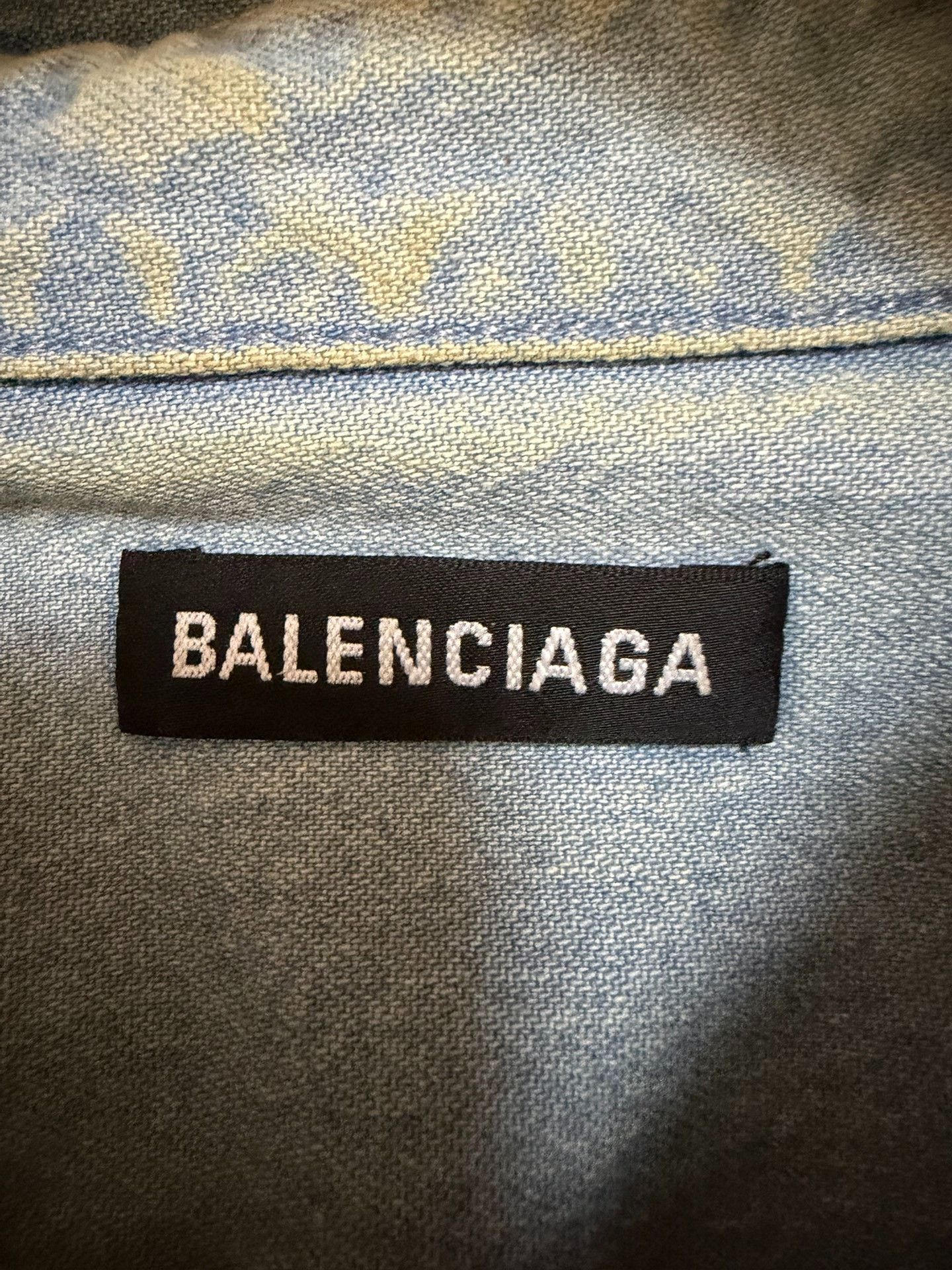 Balenciaga Balenciaga Denim Printed Shirt 39 Men Size US M / EU 48-50 / 2 - 3 Thumbnail
