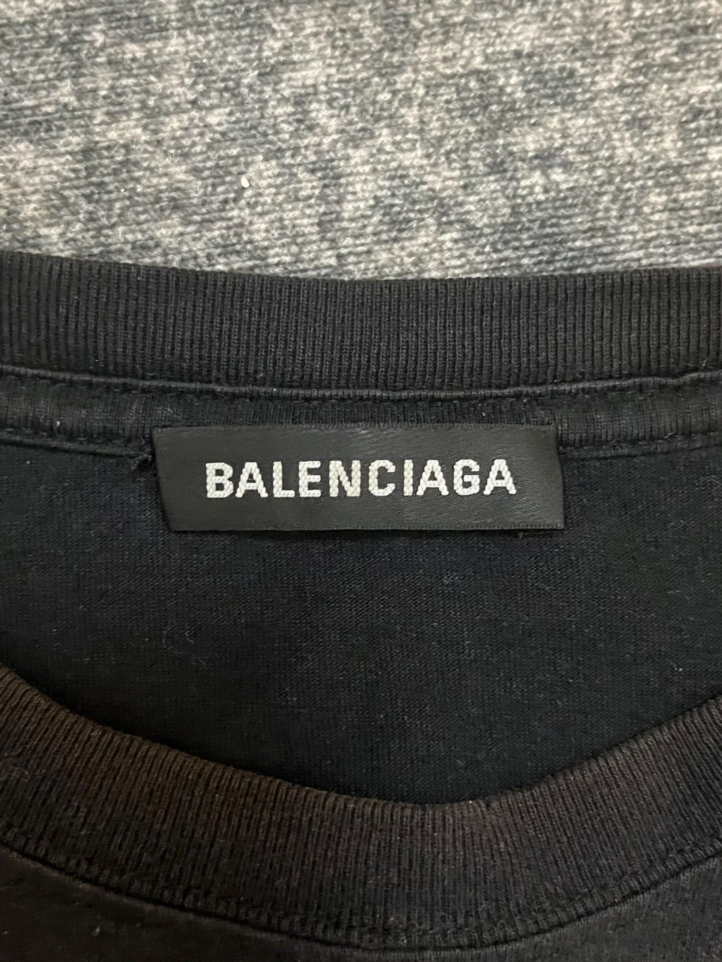 Balenciaga Balenciaga Retro Printed Black T-Shirt XS Men Size US XS / EU 42 / 0 - 3 Thumbnail