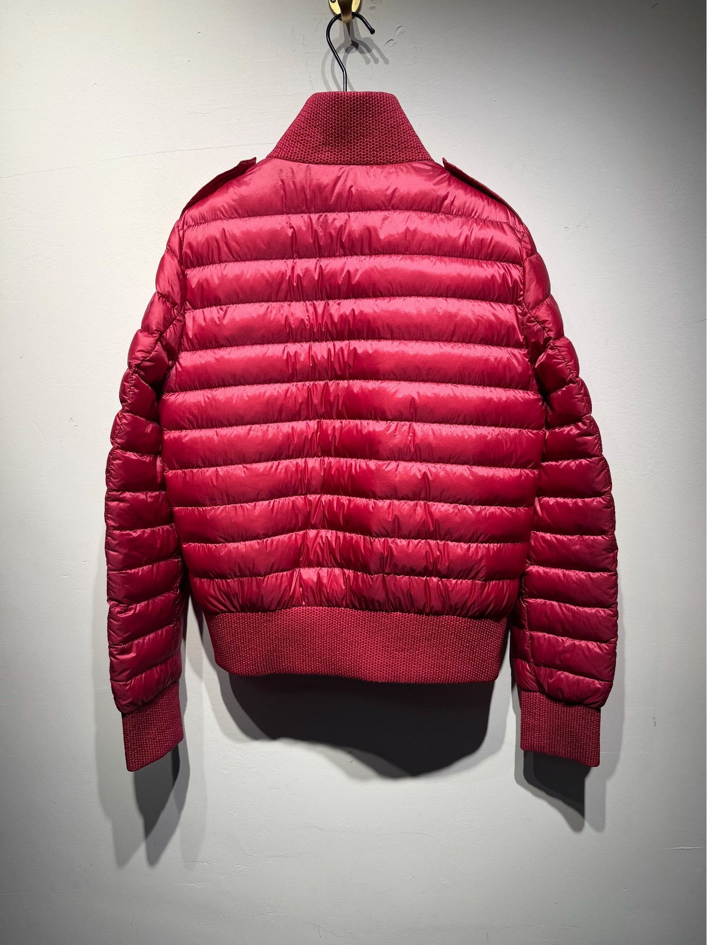 Moncler Moncler Down Cropped Red Down Jacket 2 Women Size XS / US 0-2 / IT 36-38 - 2 Thumbnail