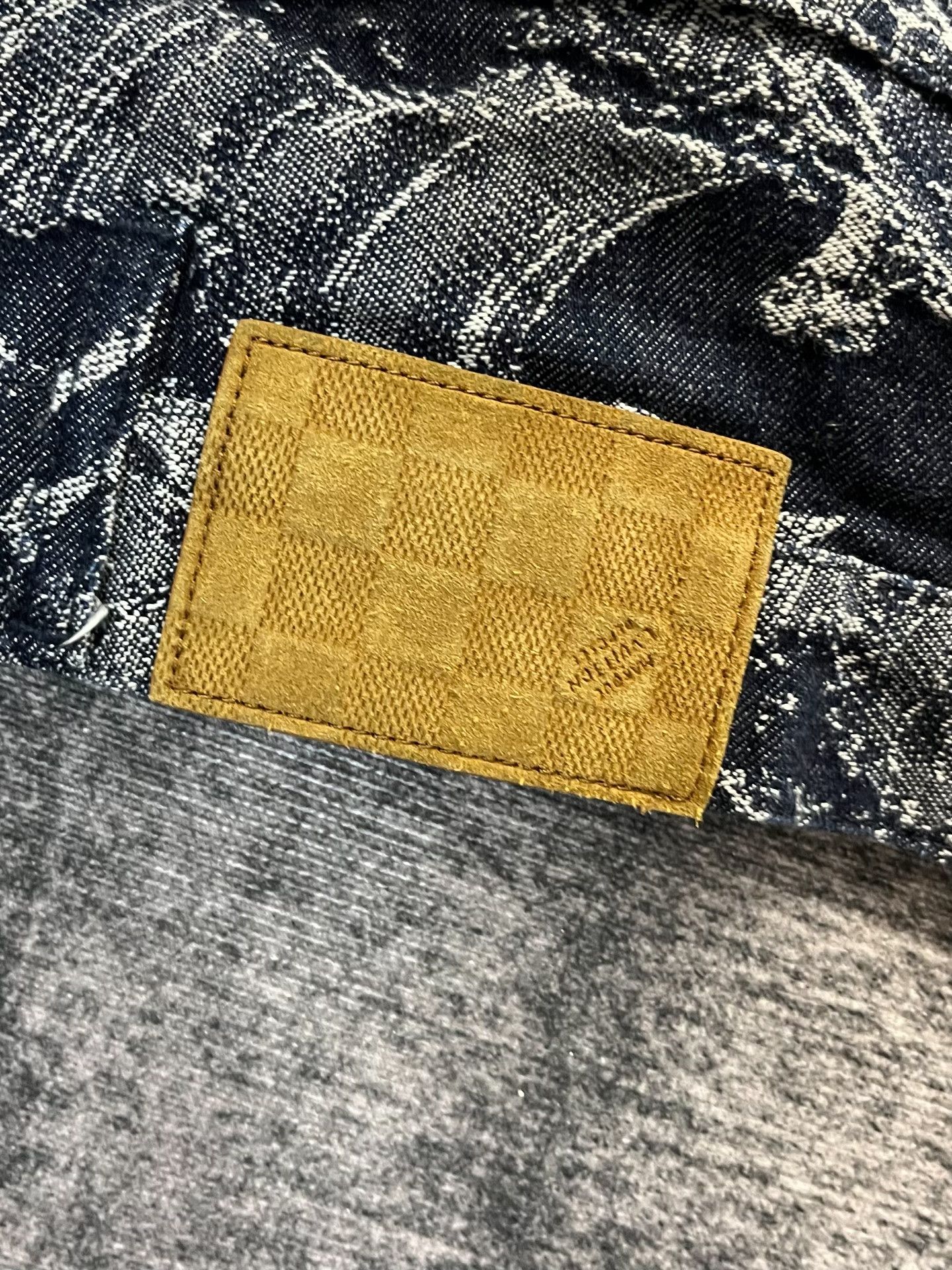 Louis Vuitton Louis Vuitton Retro Embroidered Blue Denim Jeans 32 Men Size US 32 / EU 48 - 3 Thumbnail