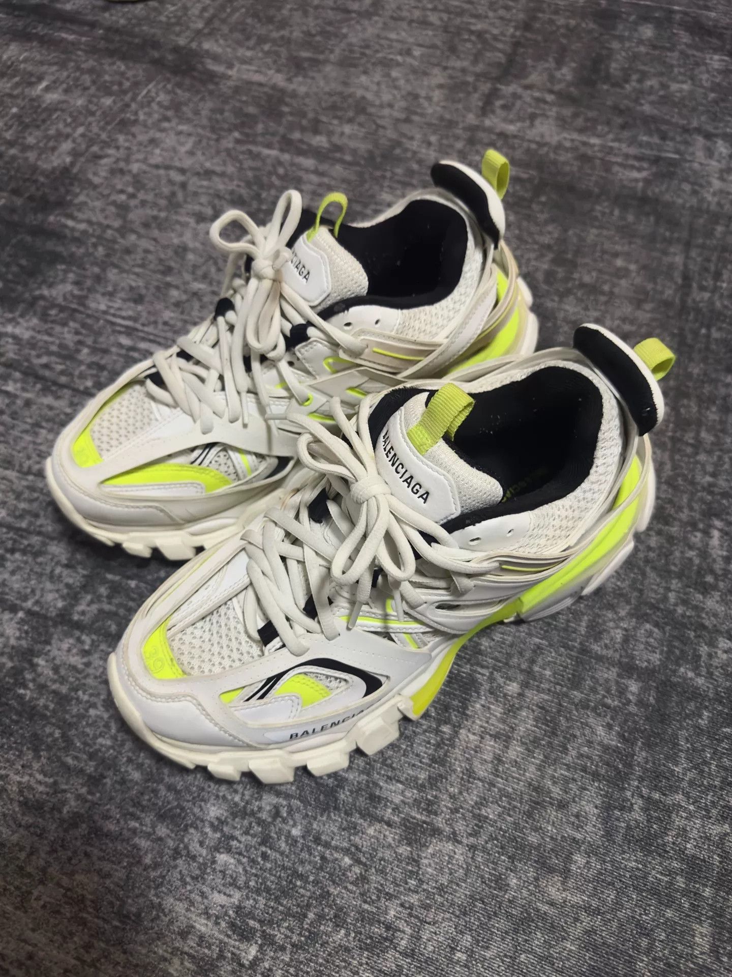 Balenciaga Balenciaga Distressed Green Lowtop Sneakers 39 Women Size US 8.5 / IT 38.5 - 2 Thumbnail
