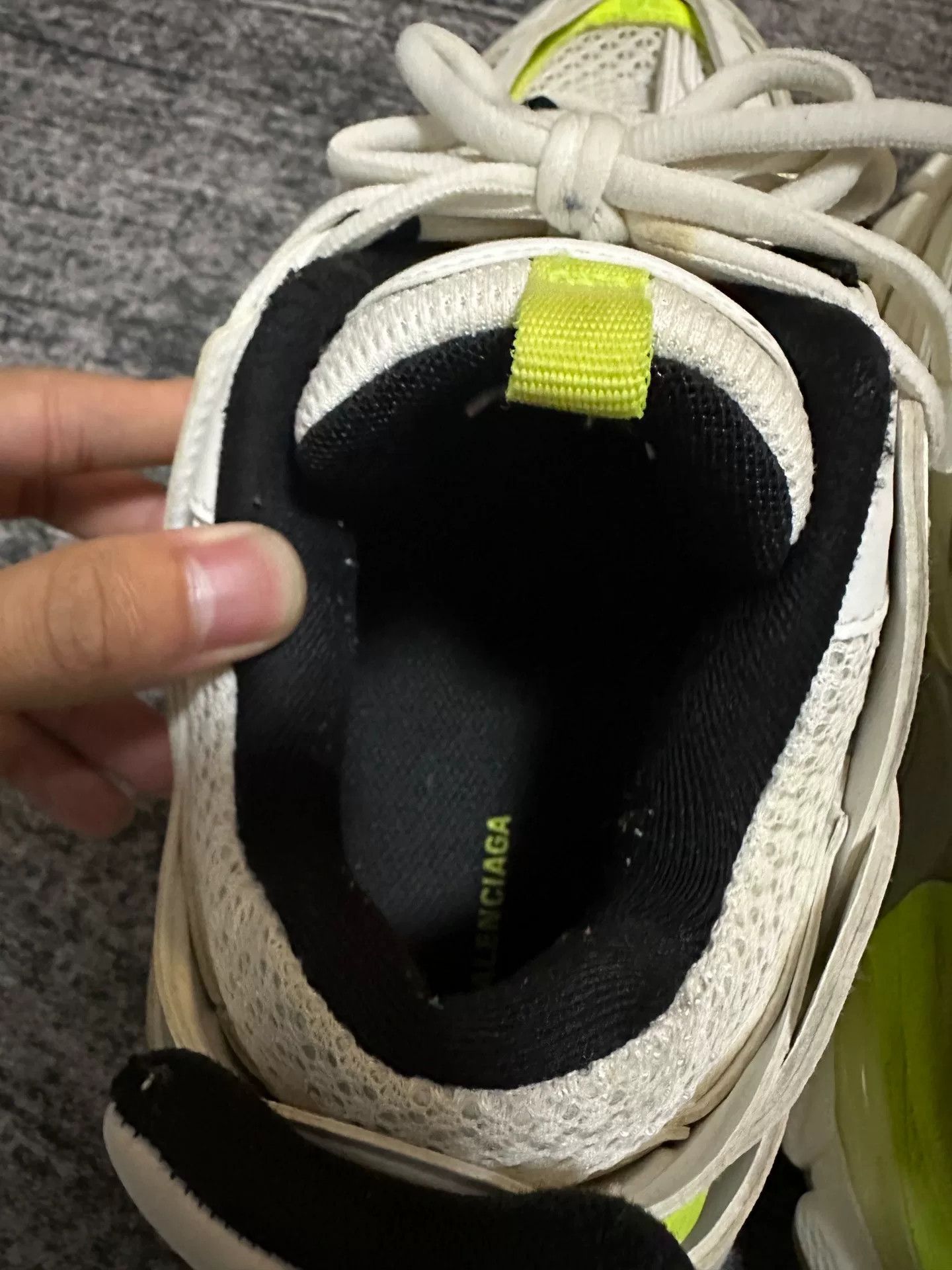 Balenciaga Balenciaga Distressed Green Lowtop Sneakers 39 Women Size US 8.5 / IT 38.5 - 3 Thumbnail