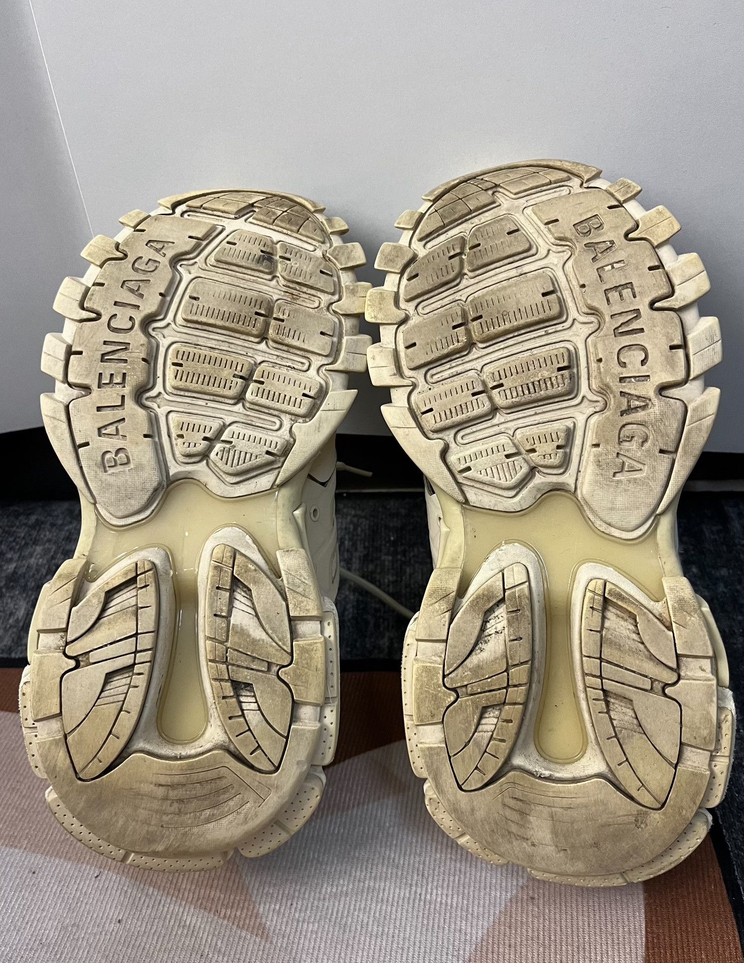 Balenciaga Balenciaga Lowtop Sneakers 37 Women Size US 6.5 / IT 36.5 - 7 Thumbnail