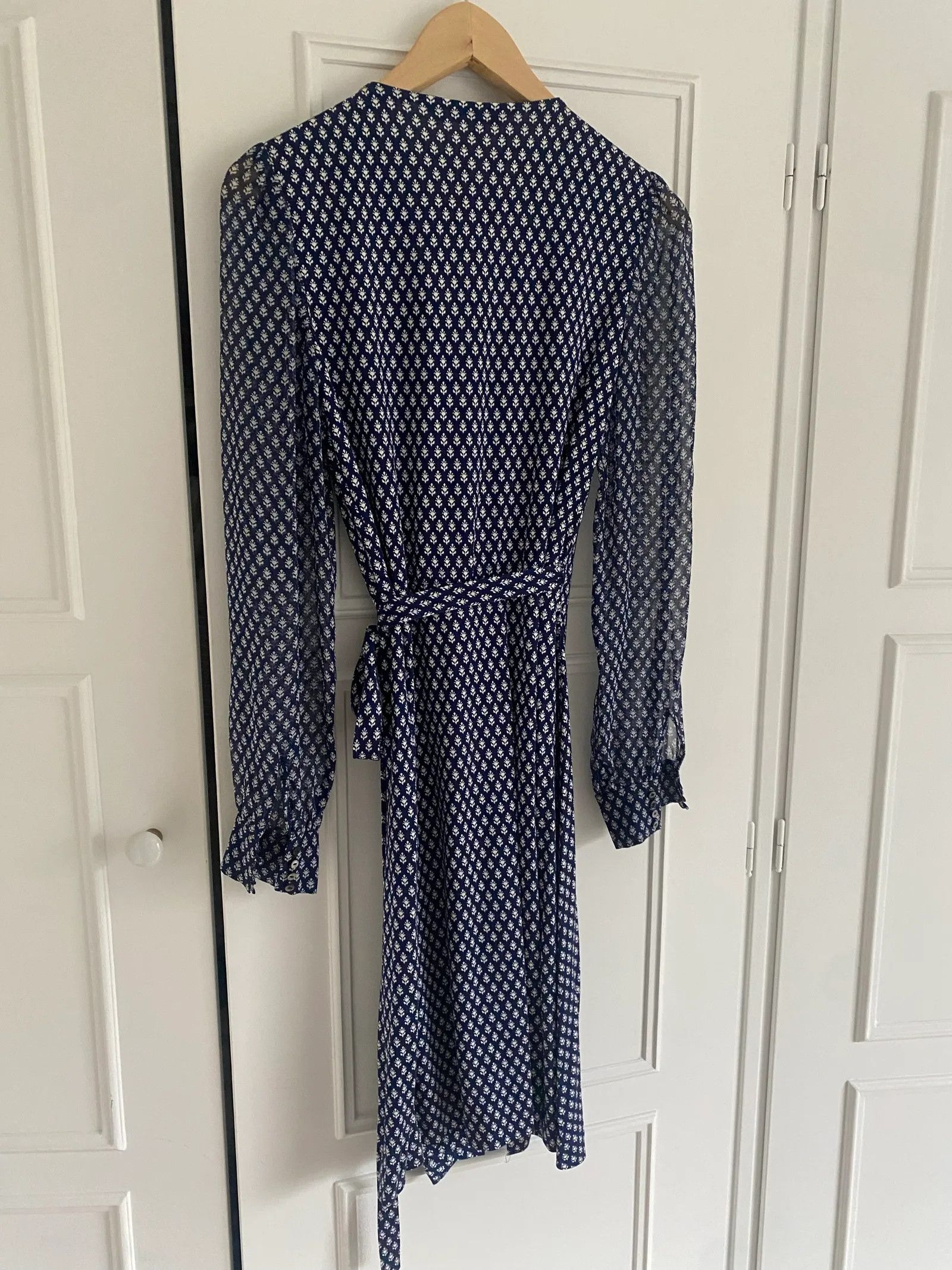Diane von Furstenberg Diane von Furstenberg Dress Size XS / US 0-2 / IT 36-38 - 2 Thumbnail