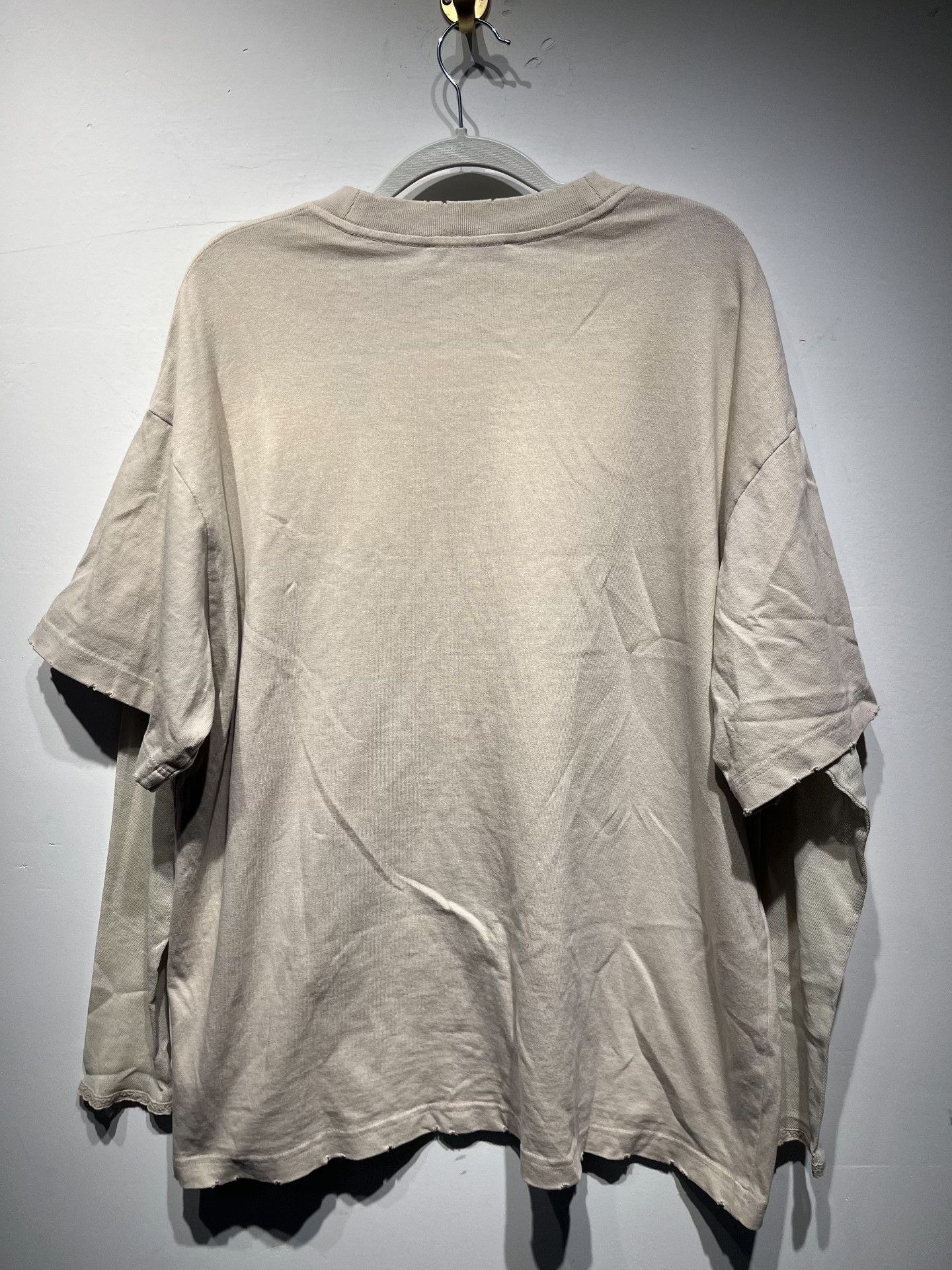 Acne Studios Acne Studios Printed Graphic Beige T-Shirt S Women Size S / US 4 / IT 40 - 2 Thumbnail