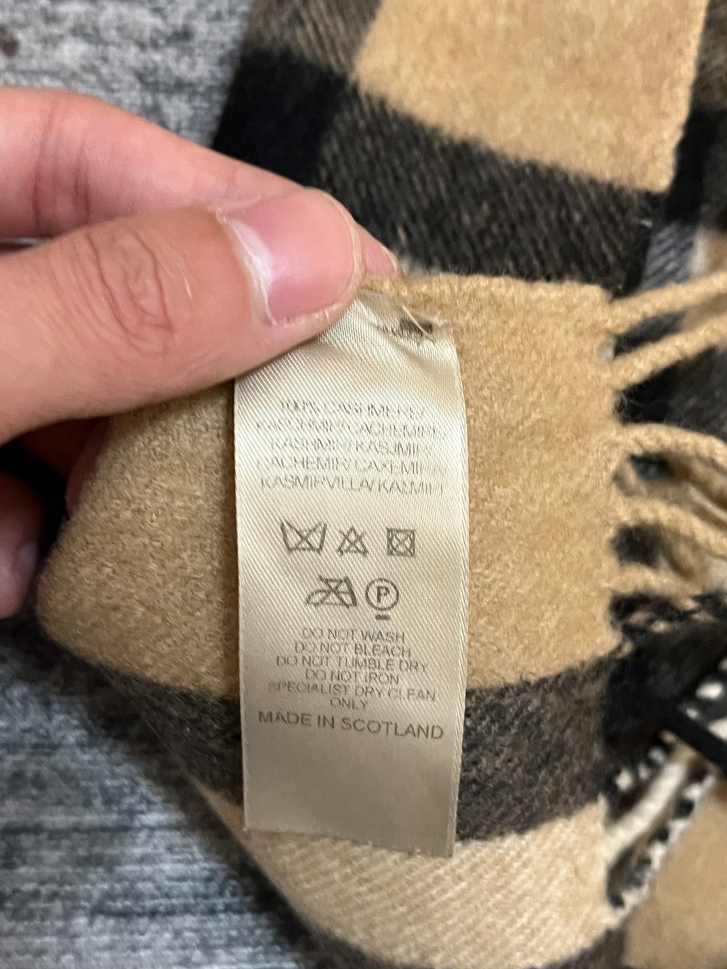 Burberry Burberry Plaid Beige Scarf 155 Men Size ONE SIZE - 3 Thumbnail