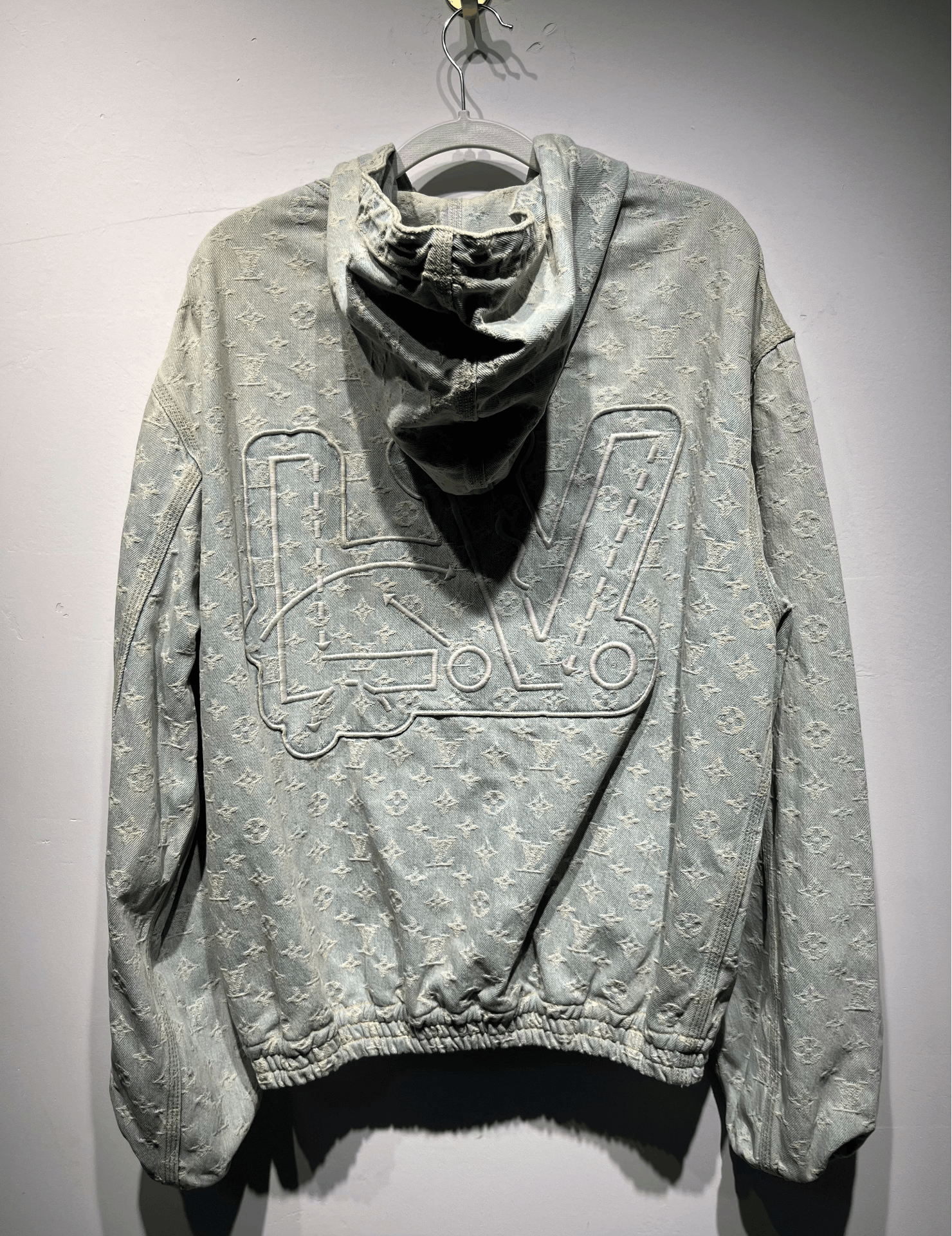 Louis Vuitton Louis Vuitton Denim Embroidered Light Jacket 48 Men Size US XL / EU 56 / 4 - 2 Thumbnail