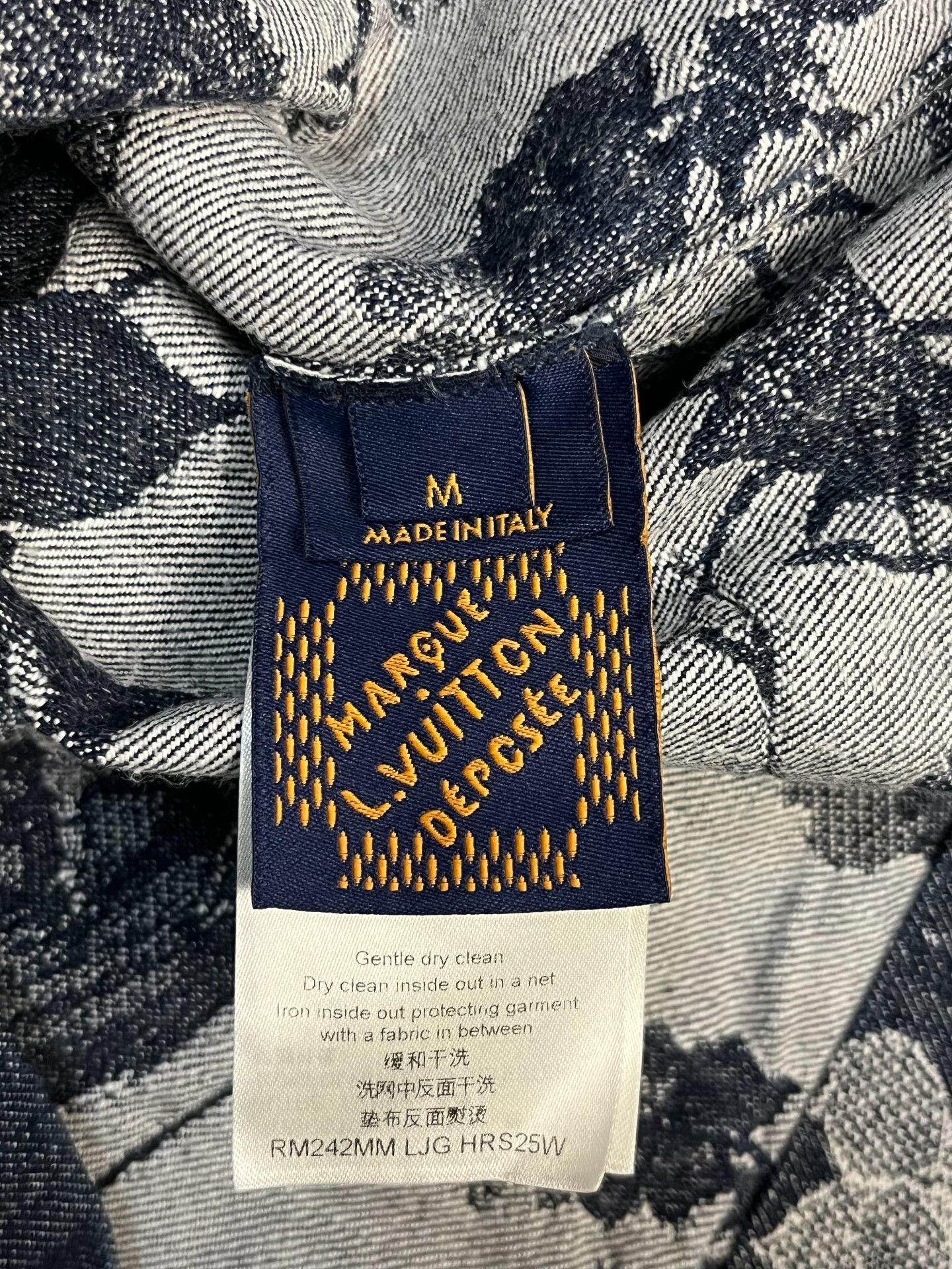 Louis Vuitton Louis Vuitton Printed Shirt M Men Size US M / EU 48-50 / 2 - 4 Thumbnail