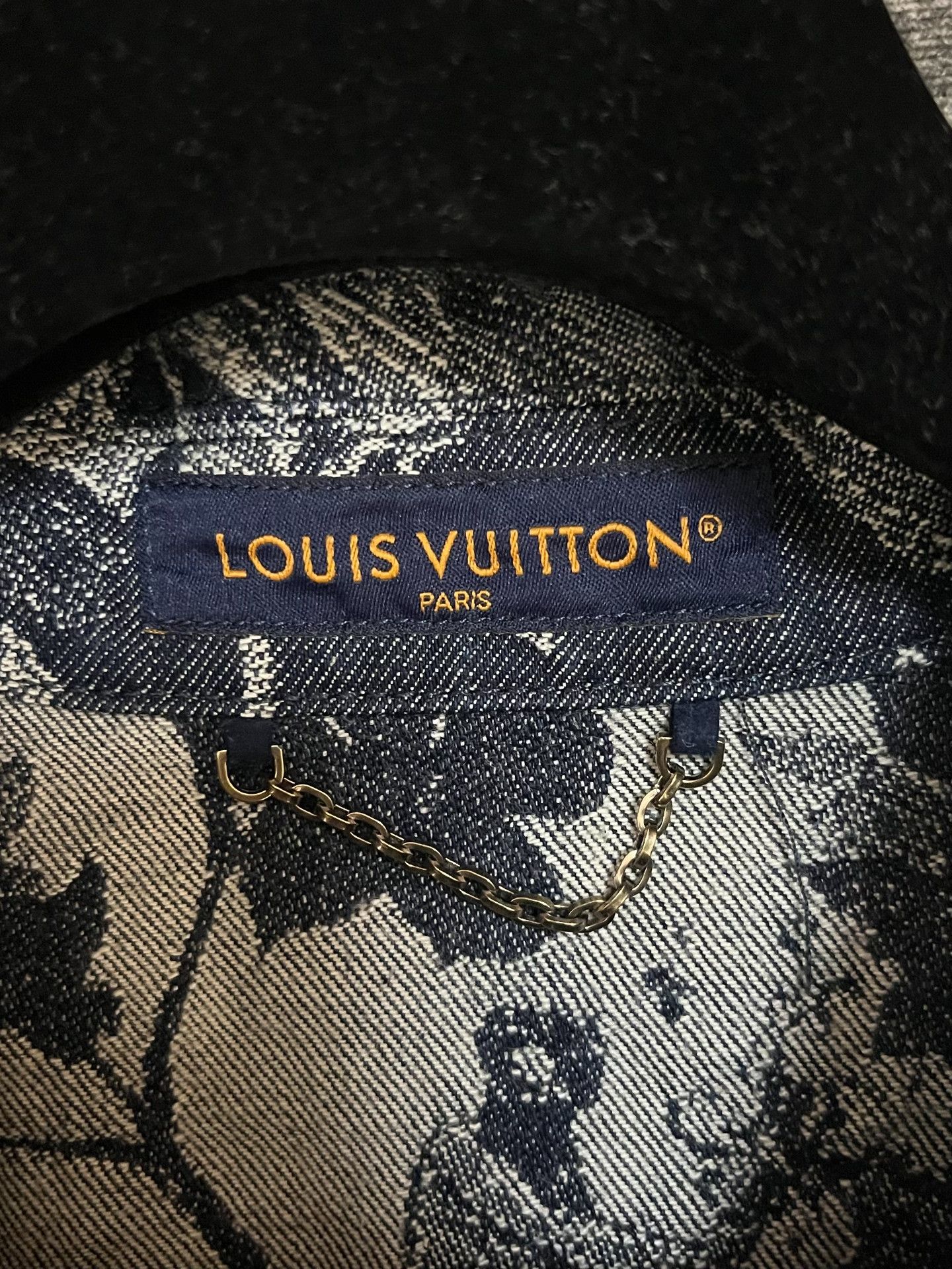 Louis Vuitton Louis Vuitton Printed Shirt M Men Size US M / EU 48-50 / 2 - 3 Thumbnail