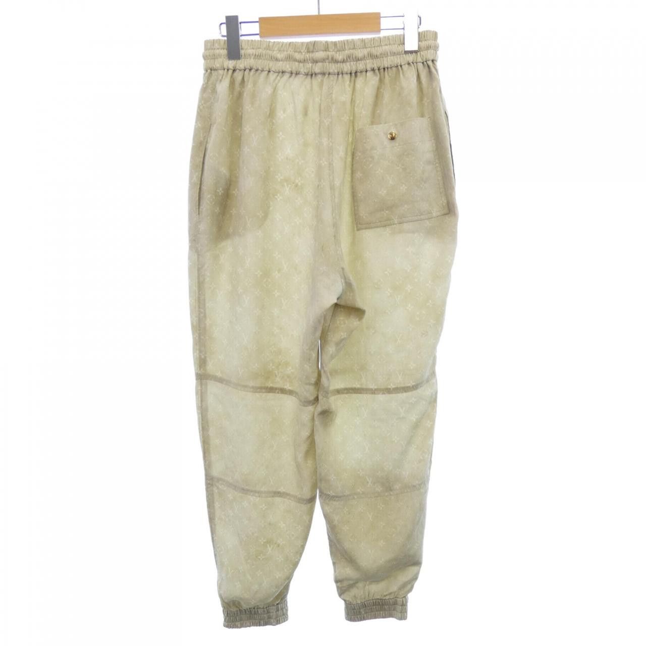 Louis Vuitton Louis Vuitton Louis Vuitton Monogram Cloud Lounge Pants Silk Pants Textile Pants FNPA20D96 DUTY FREE for USA Size ONE SIZE - 2 Thumbnail