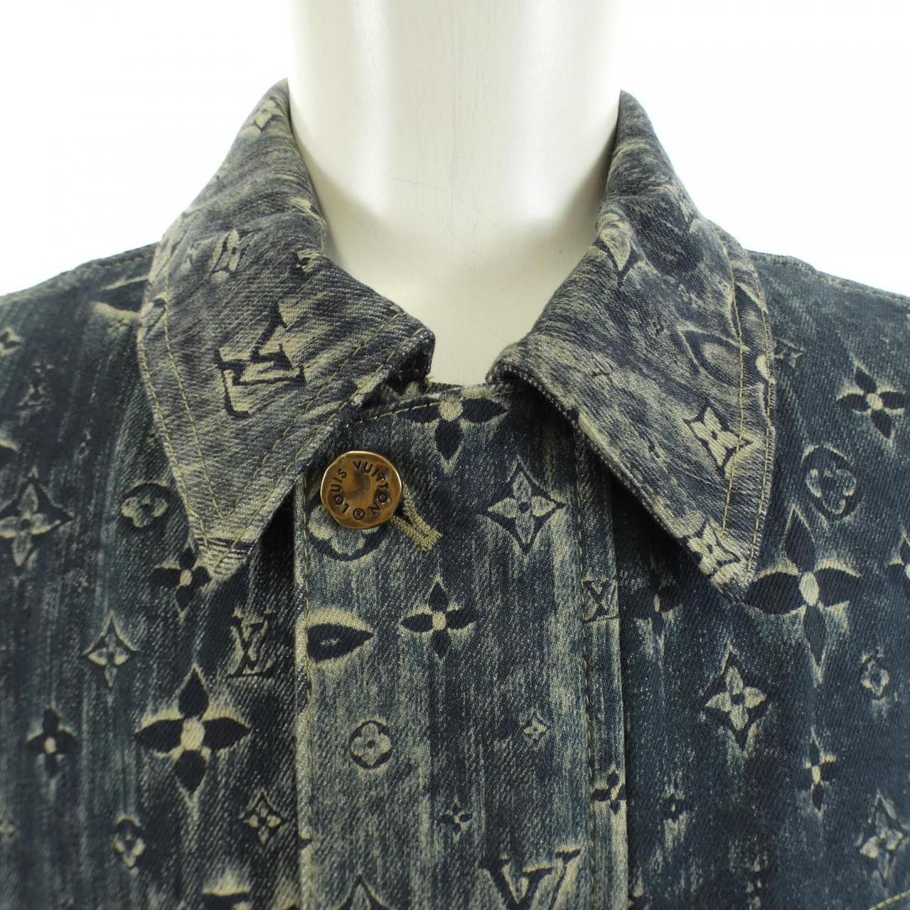Louis Vuitton Louis Vuitton Louis Vuitton Monogram Denim Jacket Textile Outerwear HOA02WTC6 DUTY FREE for USA Size ONE SIZE - 5 Thumbnail