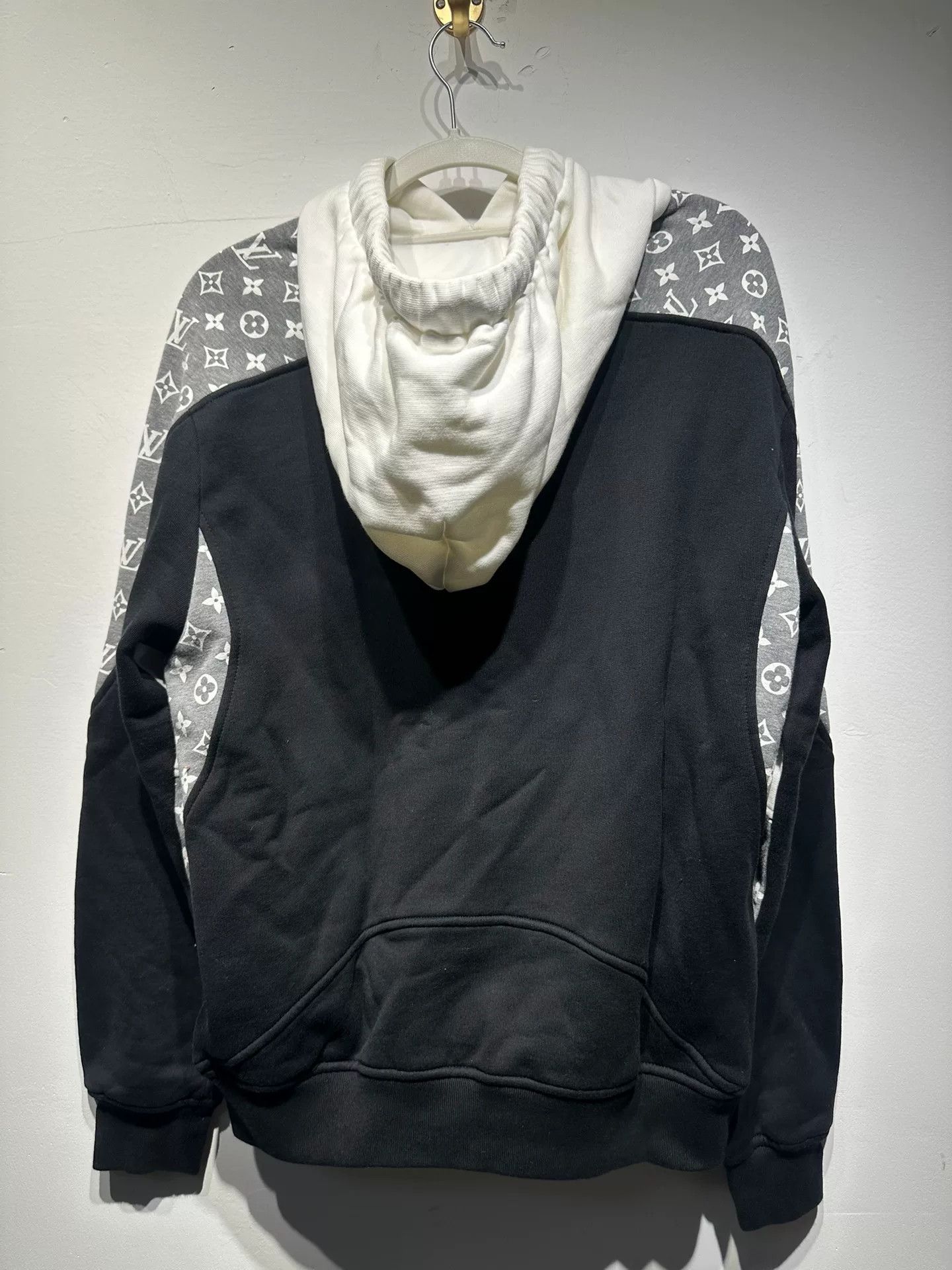 Louis Vuitton Louis Vuitton Retro White Hoodie S Men Size US S / EU 44-46 / 1 - 2 Thumbnail