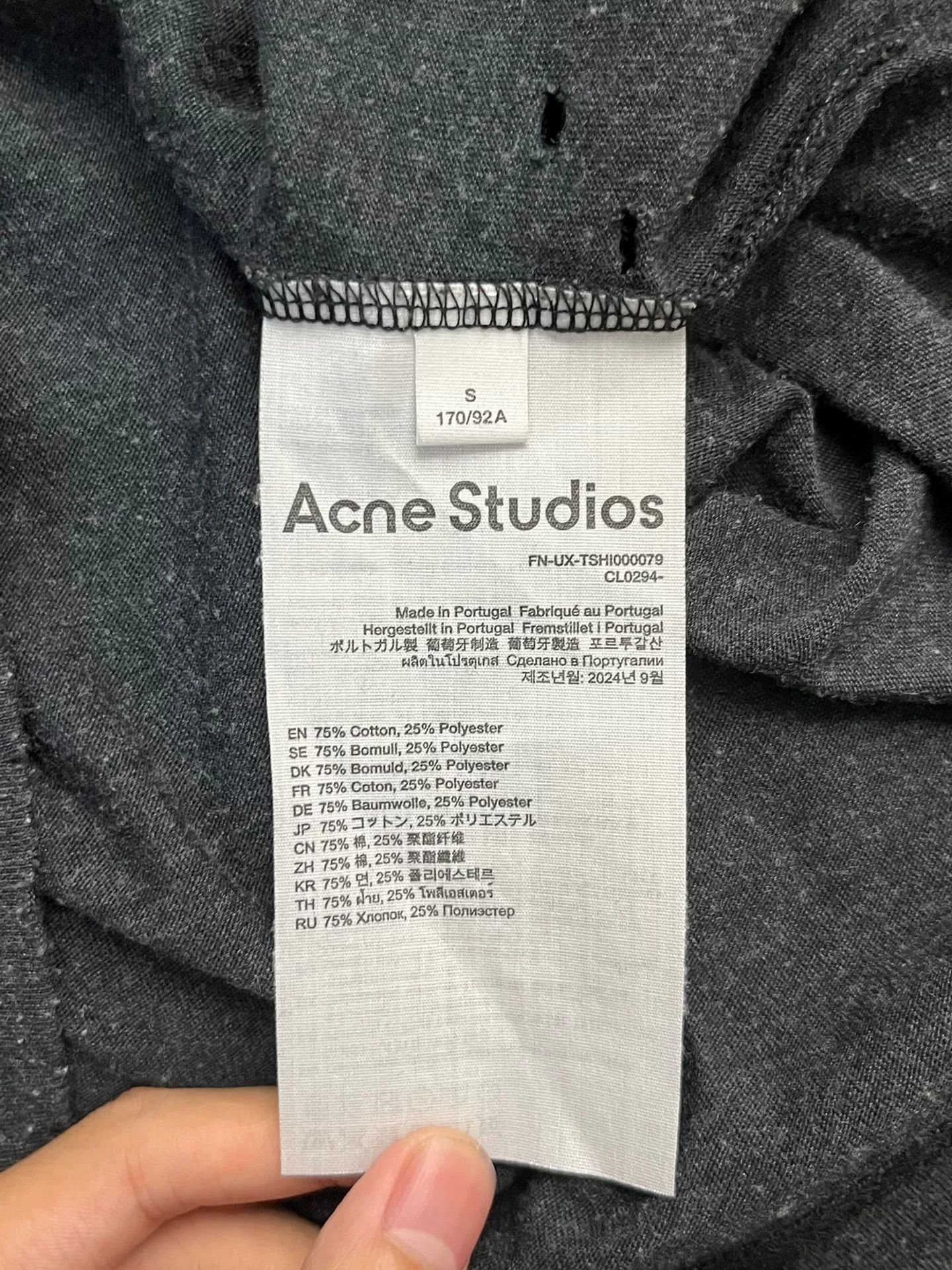 Acne Studios Acne Studios Retro Graphic T-Shirt S Women Size S / US 4 / IT 40 - 4 Thumbnail