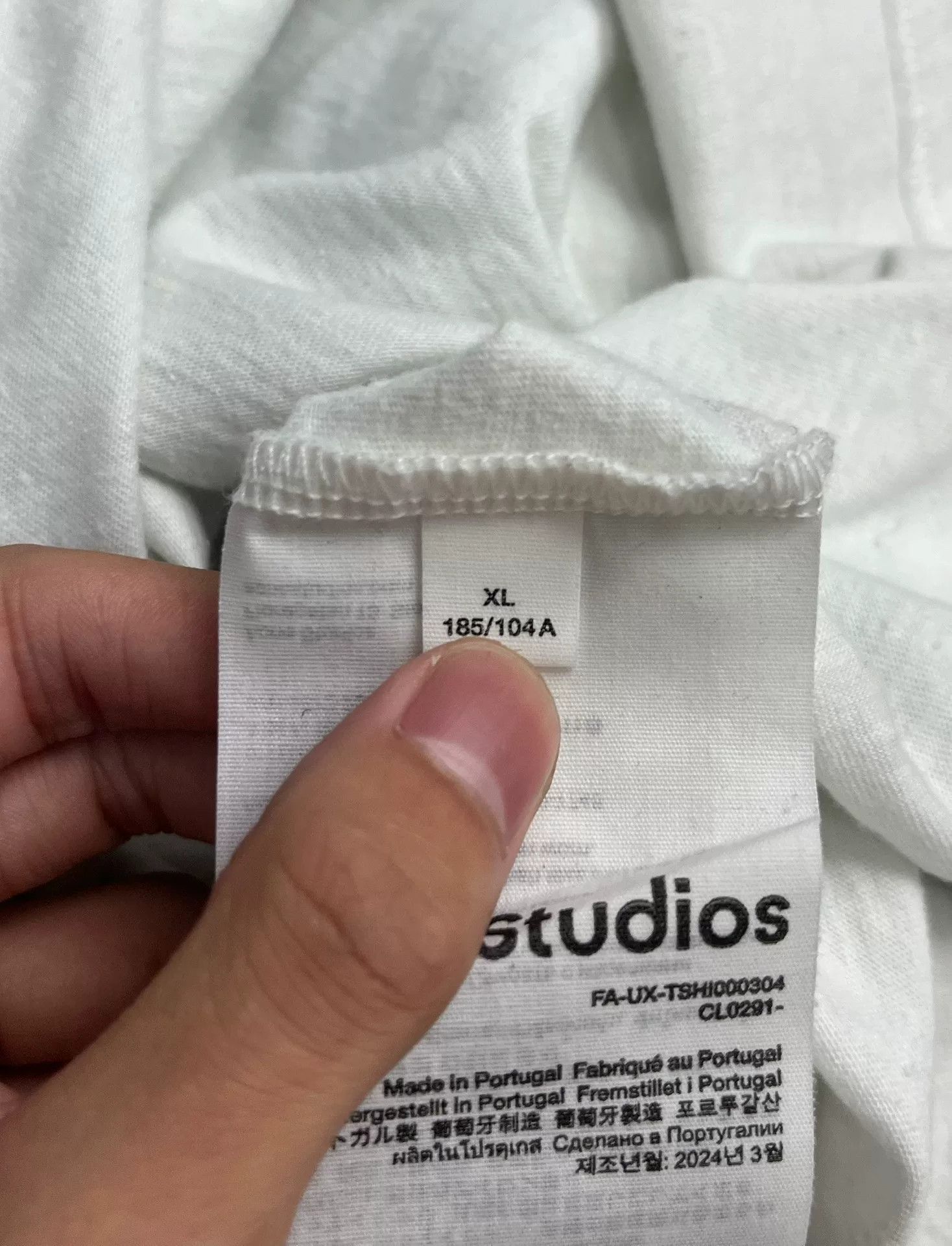 Acne Studios Acne Studios Printed White T-Shirt XL Men Size US XL / EU 56 / 4 - 3 Thumbnail
