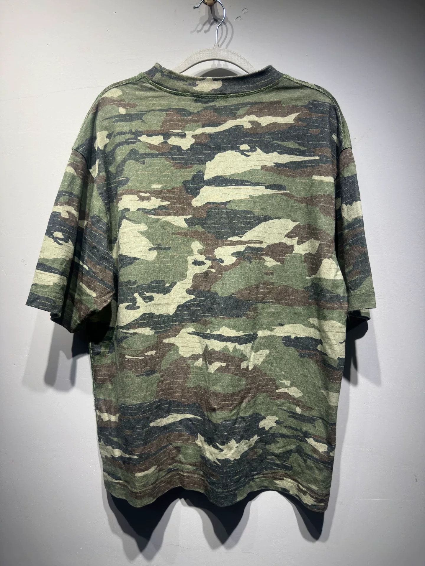 Acne Studios Acne Studios Camo Graphic Green T-Shirt M Men Size US M / EU 48-50 / 2 - 2 Thumbnail