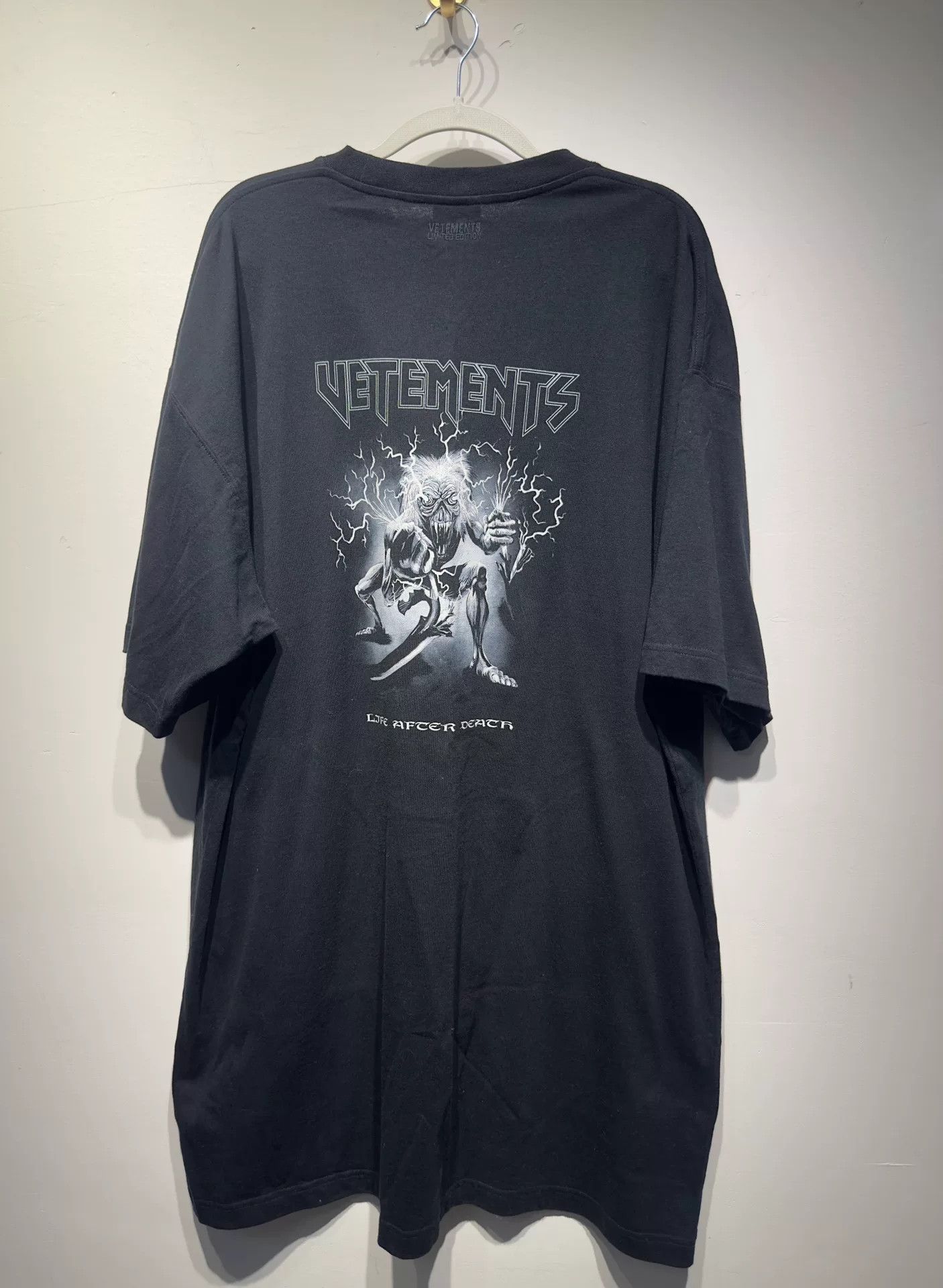 Vetements Vetements Metallic Gold T-Shirt M Men Size US M / EU 48-50 / 2 - 4 Thumbnail