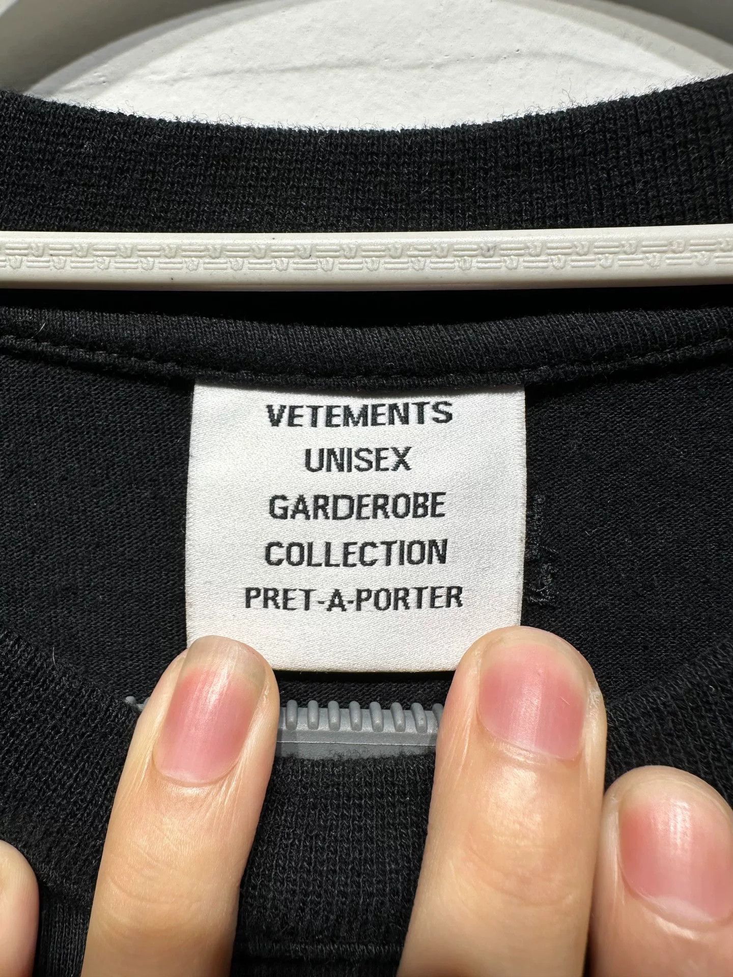 Vetements Vetements Metallic Gold T-Shirt M Men Size US M / EU 48-50 / 2 - 2 Thumbnail