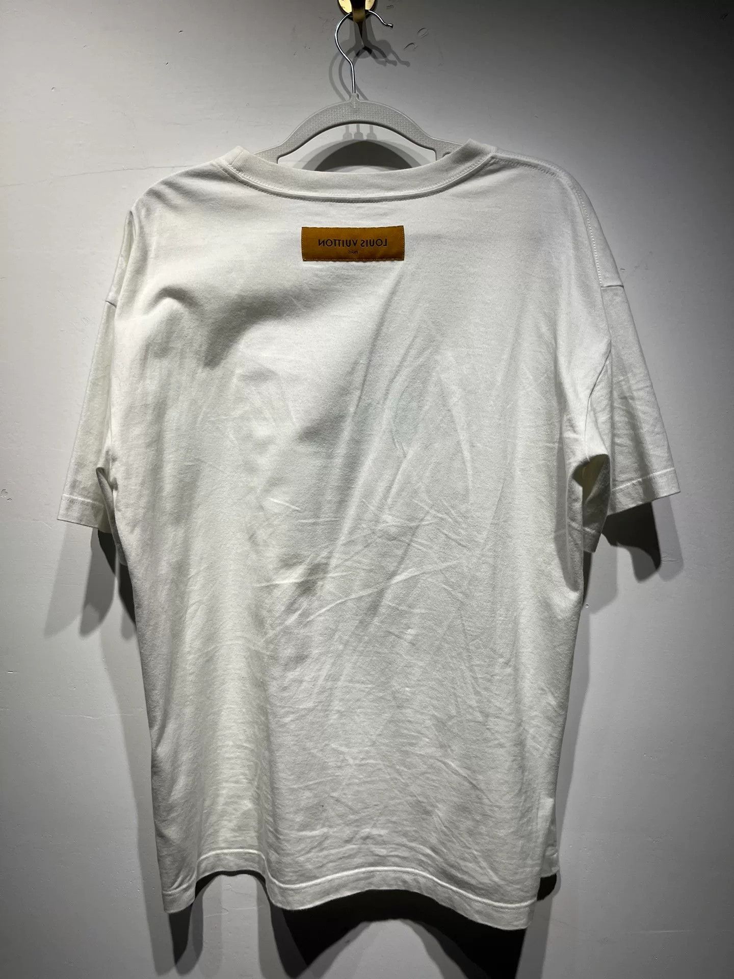 Louis Vuitton Louis Vuitton Graphic T-Shirt M Women Size M / US 6-8 / IT 42-44 - 2 Thumbnail