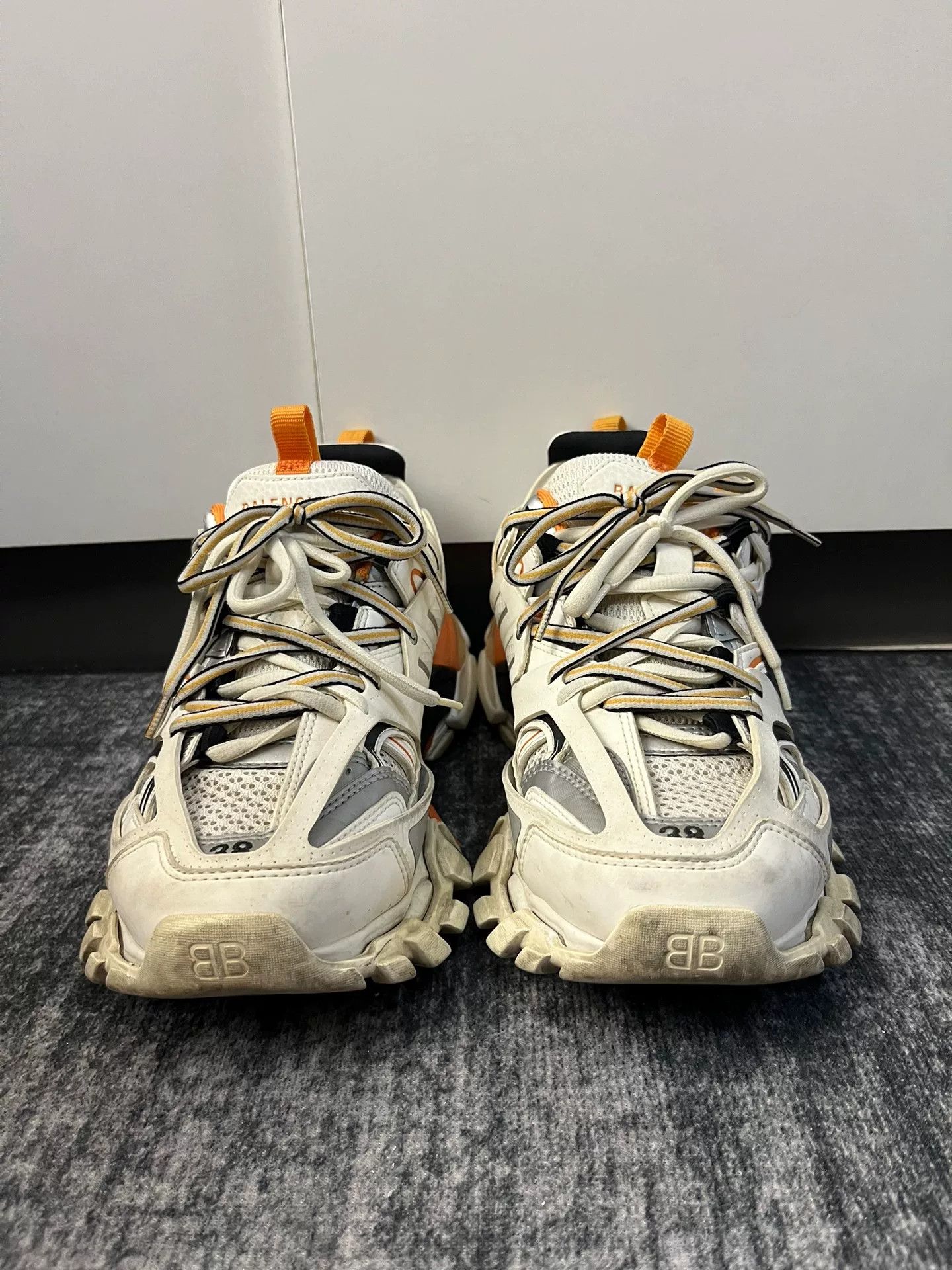 Balenciaga Balenciaga White Lowtop Sneakers 38 Women Size US 7.5 / IT 37.5 - 3 Thumbnail