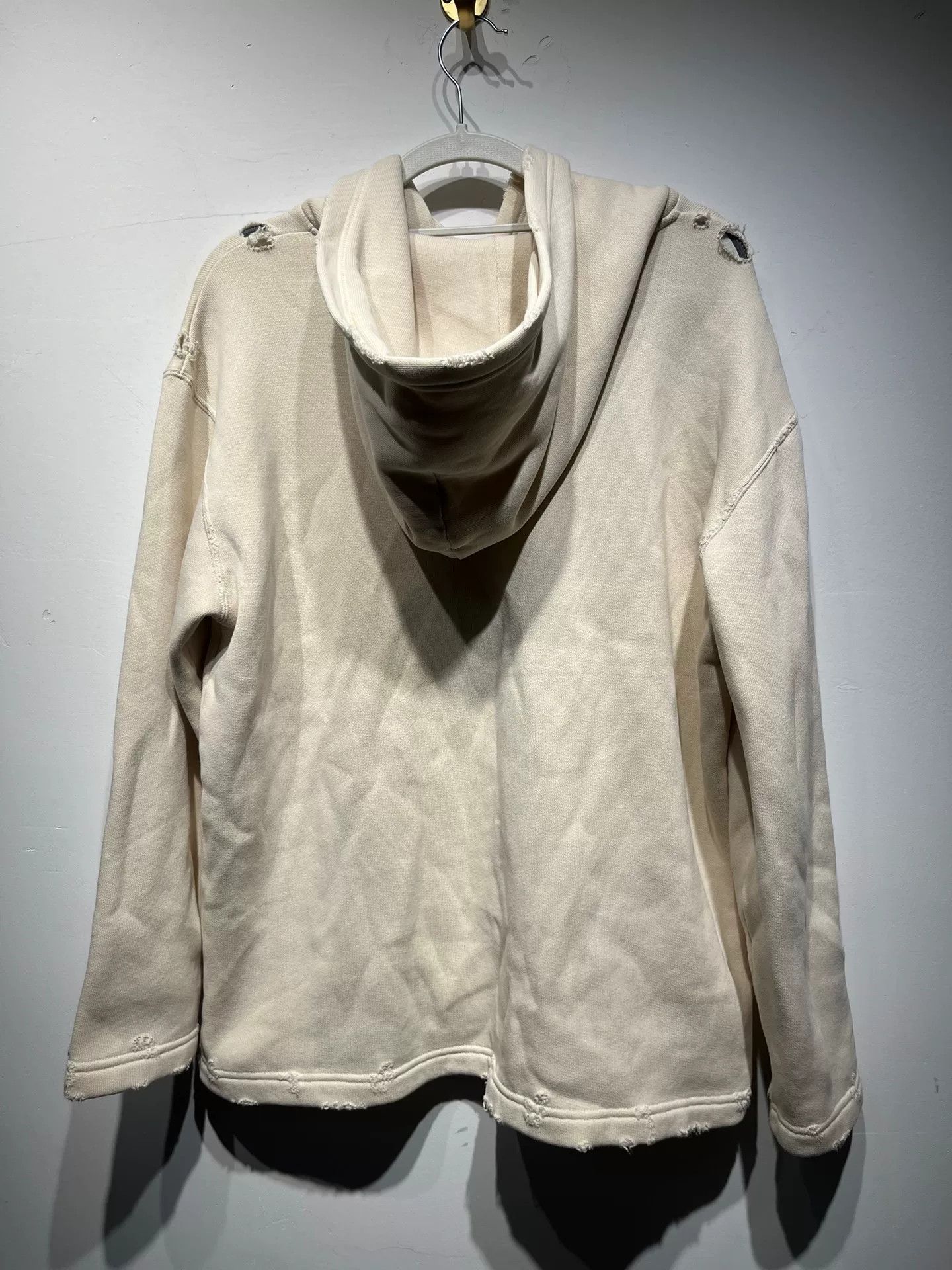 Balenciaga Balenciaga Distressed White Hoodie M Women Size M / US 6-8 / IT 42-44 - 2 Thumbnail