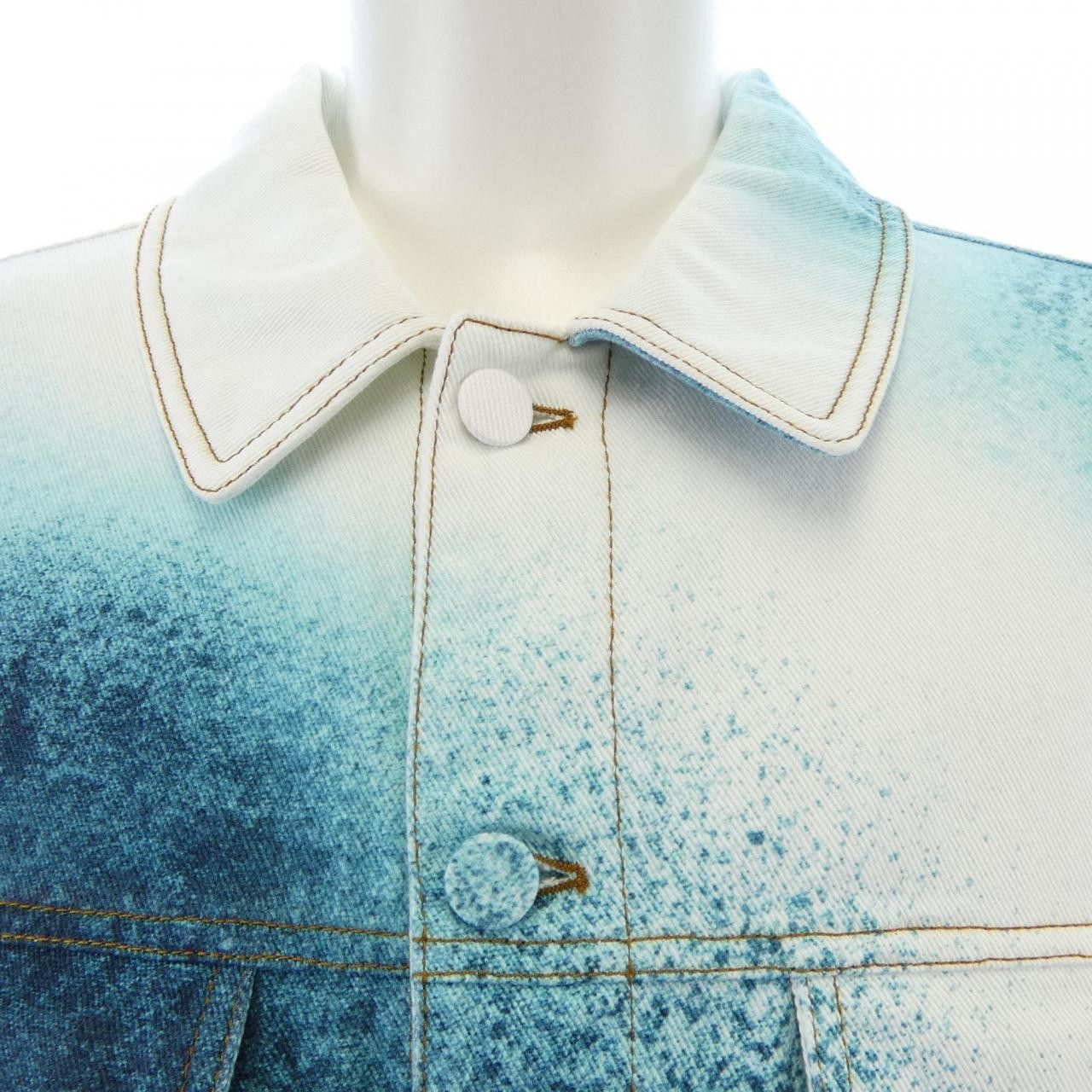 Louis Vuitton Louis Vuitton Louis Vuitton LV Spray Denim Jacket Denim Jacket Textile Outerwear HOA10WU14 DUTY FREE for USA Size ONE SIZE - 6 Thumbnail