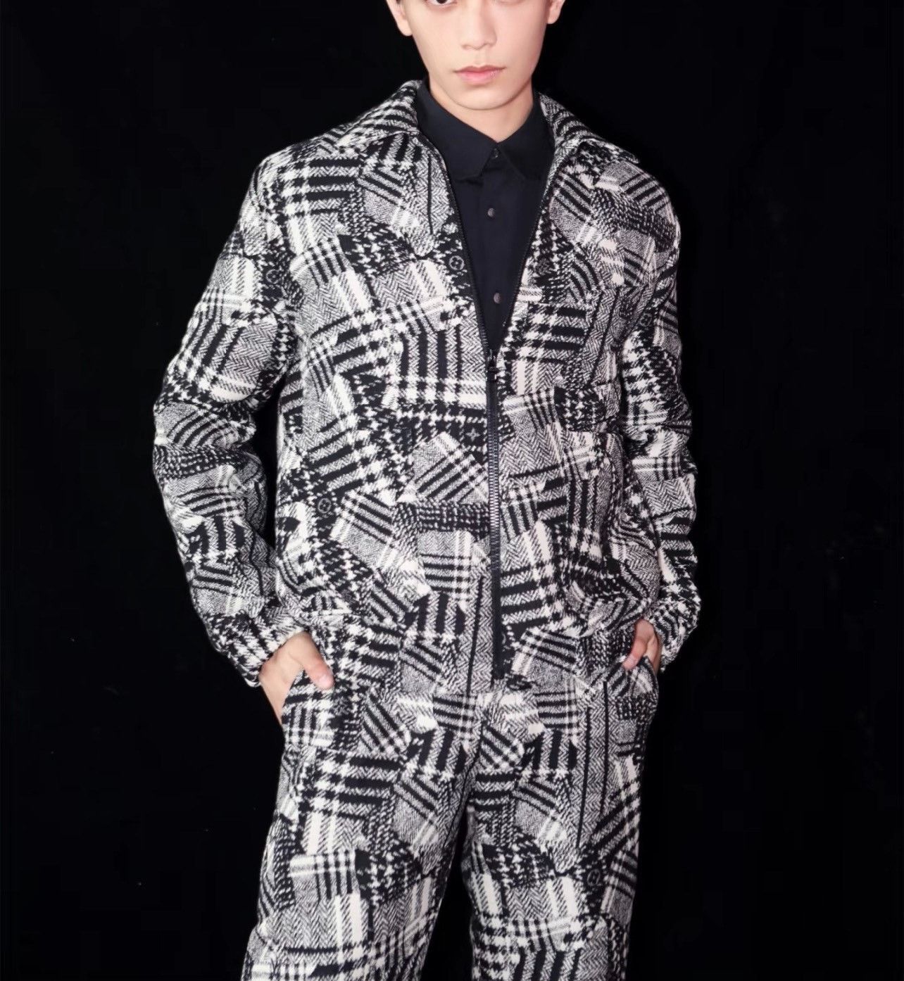 Louis Vuitton Louis Vuitton Irregular Patchwork Logo Jacket Size US M / EU 48-50 / 2 - 5 Thumbnail
