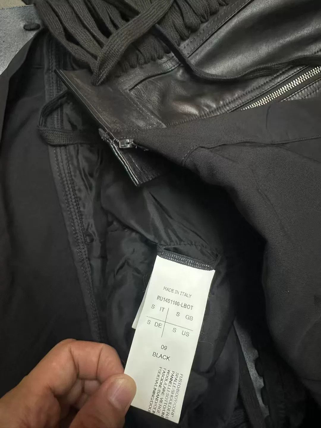 Rick Owens Rick Owens 14SS Leather Vest Runway Size US S / EU 44-46 / 1 - 4 Thumbnail
