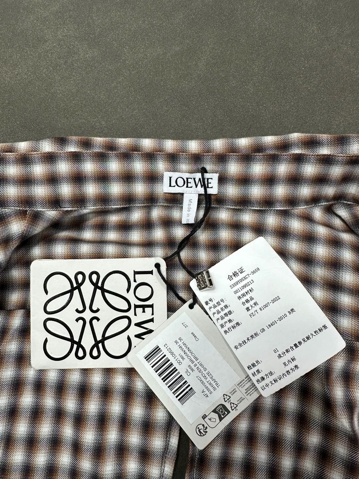 Loewe LOEWE FW24 Embroidered Logo Plaid Shirt Size XS / US 0-2 / IT 36-38 - 6 Thumbnail