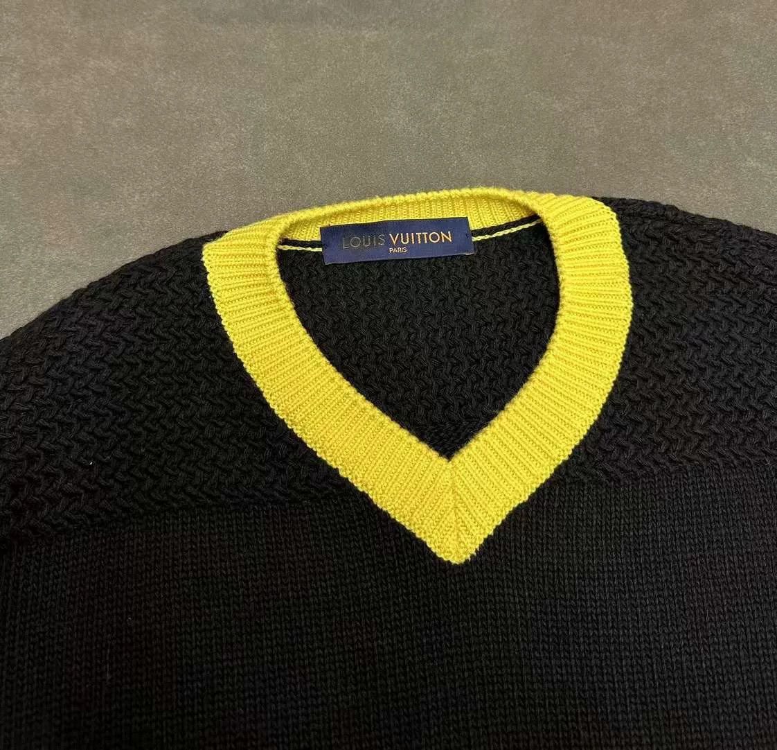 Louis Vuitton Louis Vuitton Runway Logo Striped V-Neck Sweater Size US XL / EU 56 / 4 - 3 Thumbnail