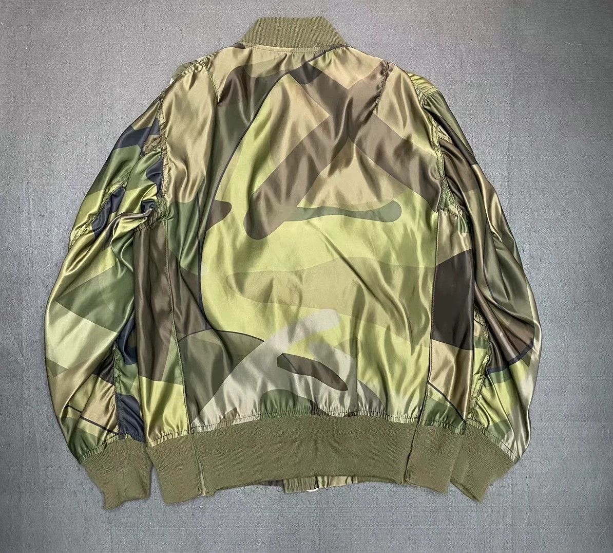 Sacai Sacai x Kaws MA-1 Jacket Size US M / EU 48-50 / 2 - 2 Thumbnail