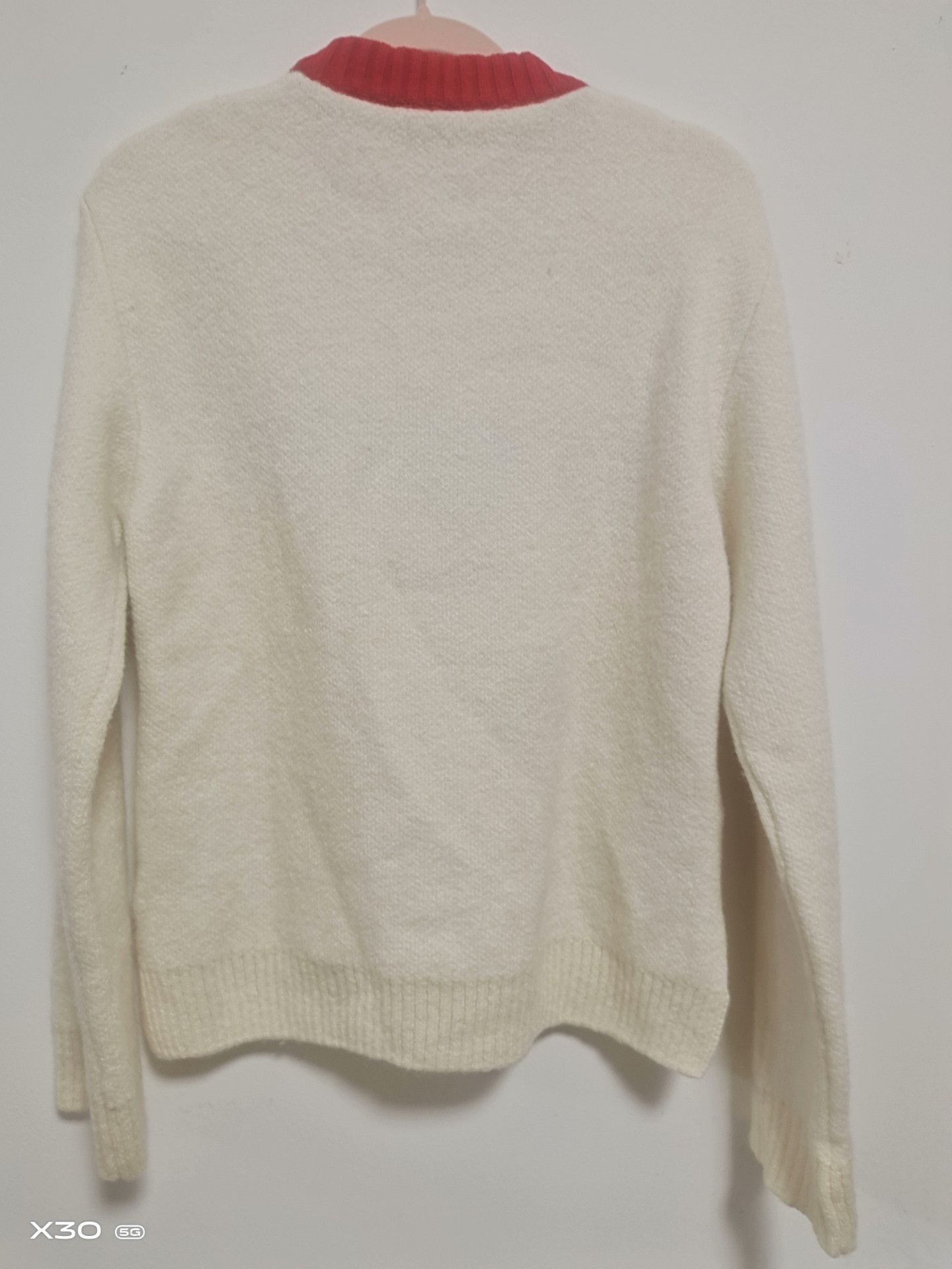 Fendi Fendi Beige Sweater Red Neck Trim Size M / US 6-8 / IT 42-44 - 3 Thumbnail