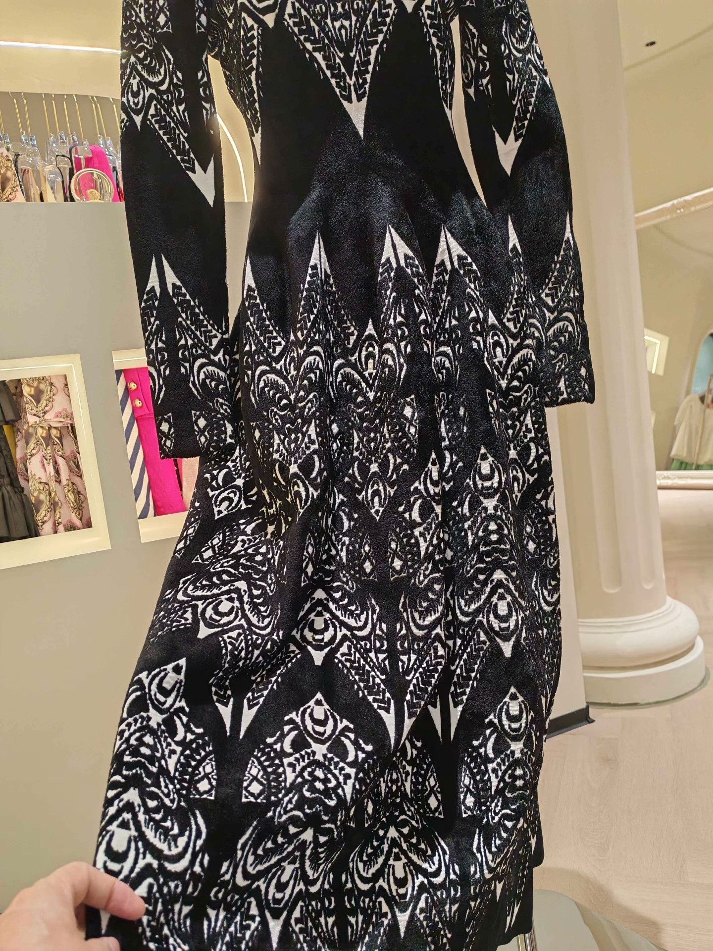 Alaia ALAIA Long-Sleeve Printed Knit Dress Size S / US 4 / IT 40 - 7 Thumbnail