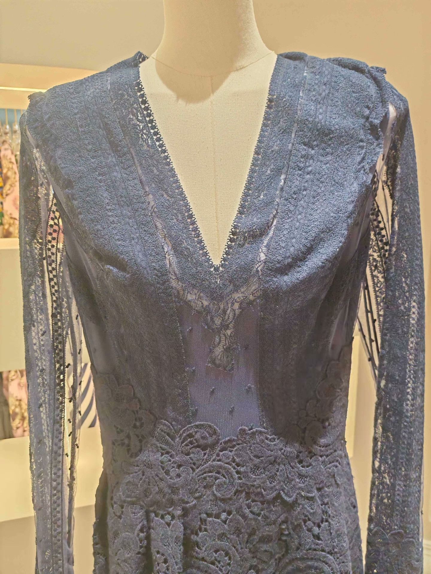 Ermanno Scervino Ermanno Scervino Navy Lace Dress Size S / US 4 / IT 40 - 7 Thumbnail