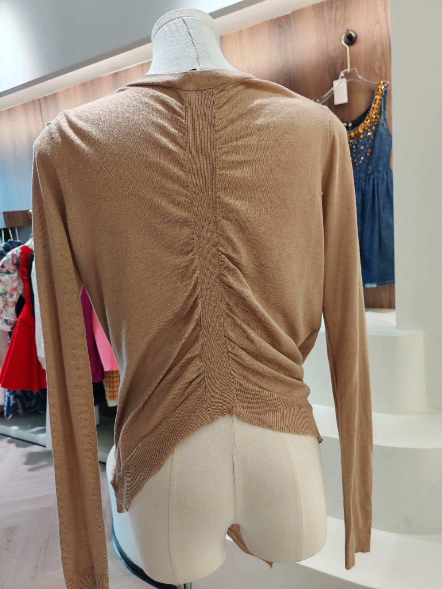 Bcbgmaxazria BCBGMAXAZRIA Beige V-Neck Cross Strap Knit Cardigan Size XS / US 0-2 / IT 36-38 - 2 Thumbnail