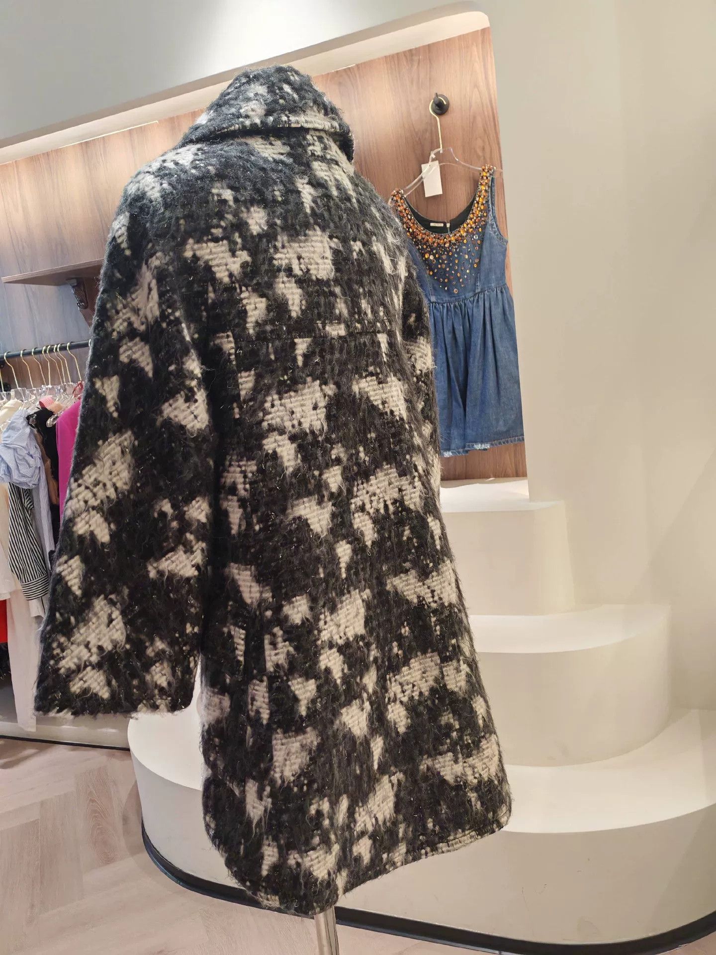 Chanel Chanel Earth Collection Women's Hippocampus Show Coat Size XXS / US 00 / IT 34 - 2 Thumbnail