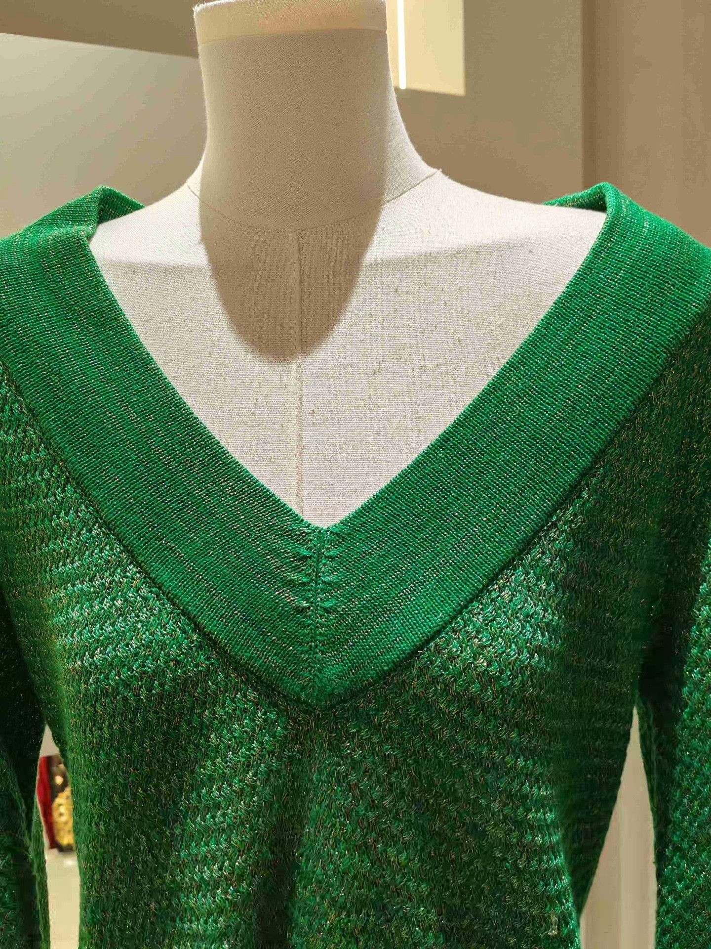 Ermanno Scervino Ermanno Scervino Green V-Neck Knit Top Size S / US 4 / IT 40 - 3 Thumbnail