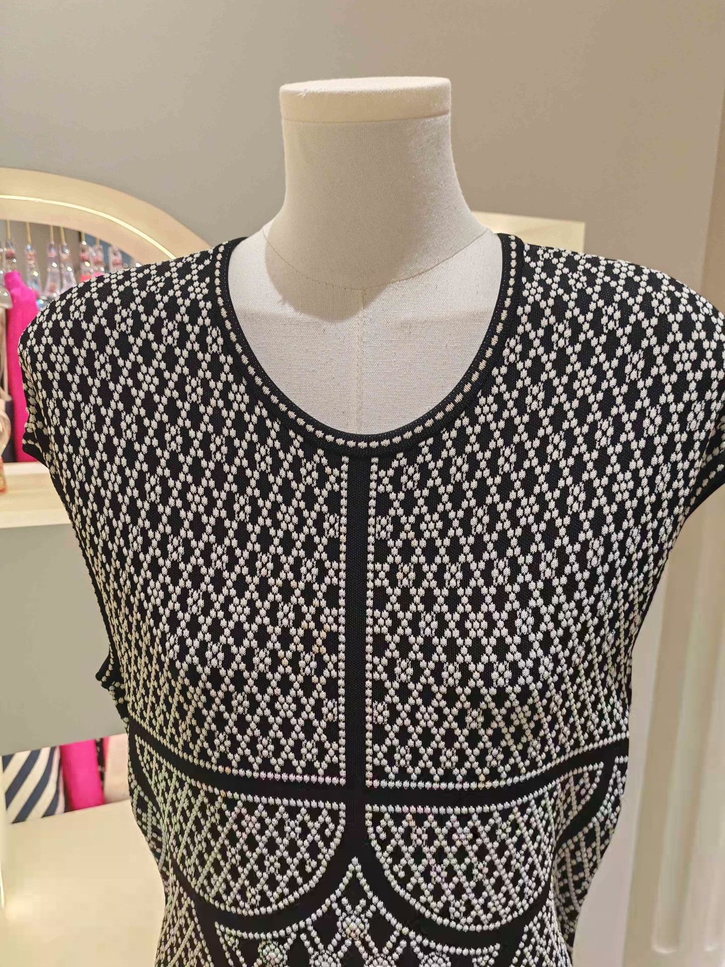 Alexander McQueen Alexander McQueen Heavy Work Dress M Size M / US 6-8 / IT 42-44 - 8 Thumbnail