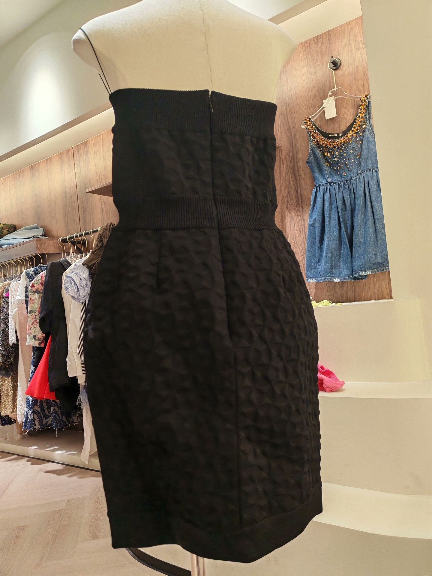Chanel Chanel 2013 Black Quilted Strapless Mini Skirt Size 40" / US 18 - 2 Thumbnail