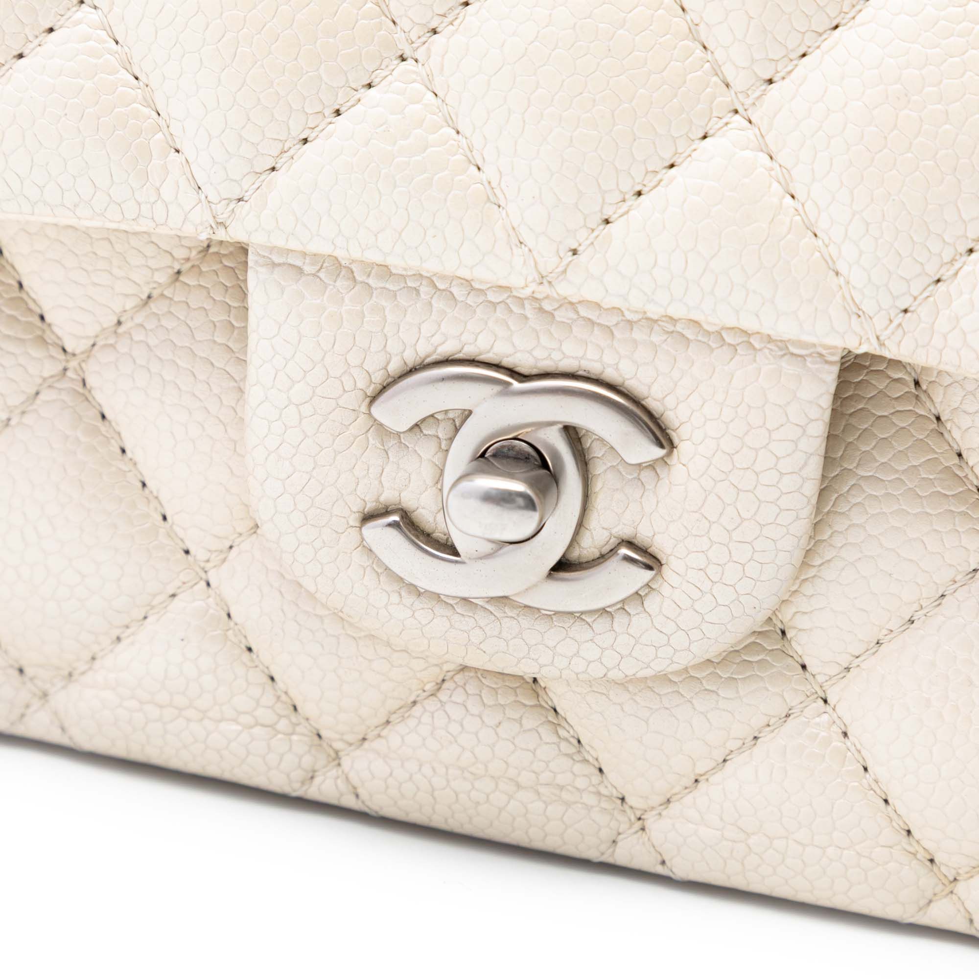 Chanel Medium Classic Caviar Double Flap Size ONE SIZE - 6 Thumbnail