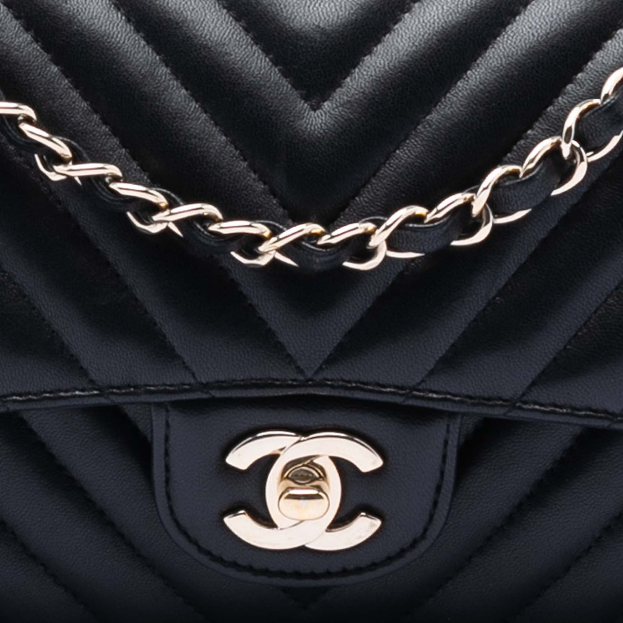 Chanel Medium Classic Chevron Lambskin Double Flap Size ONE SIZE - 7 Thumbnail