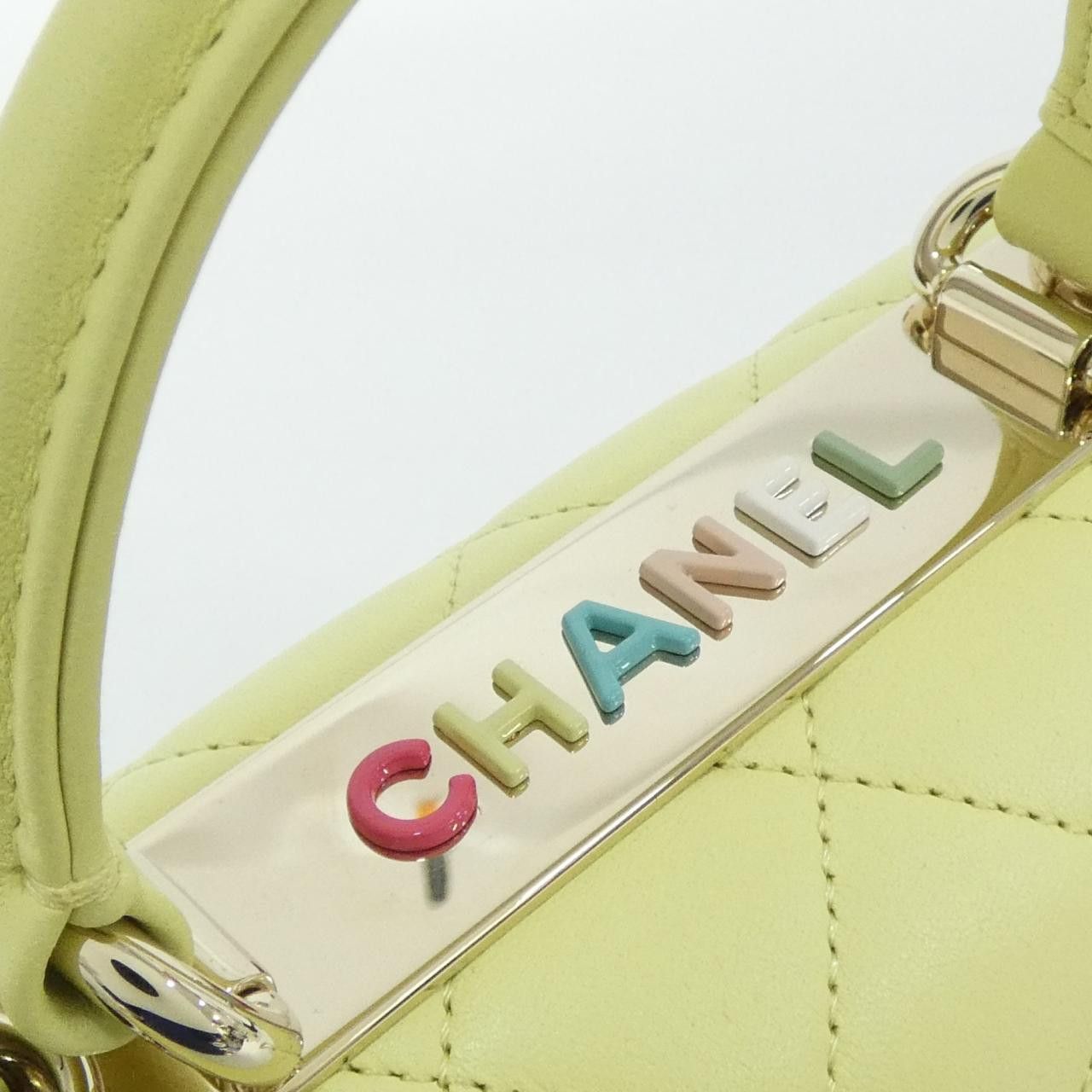 Chanel Chanel Chanel Lambskin Shoulder Bag Leather Crossbody Bag AS4654 DUTY FREE for USA Size ONE SIZE - 5 Thumbnail