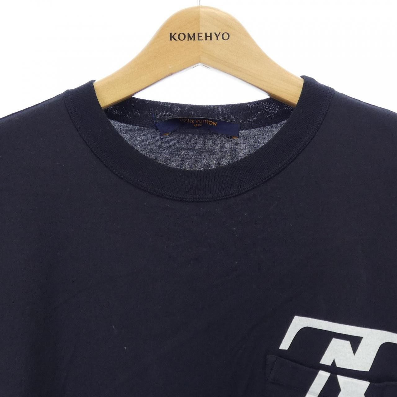 Louis Vuitton Louis Vuitton Louis Vuitton Upside-Down LV Logo Cotton T Shirt Textile T-Shirts HFY21WFMB DUTY FREE for USA Size ONE SIZE - 5 Thumbnail