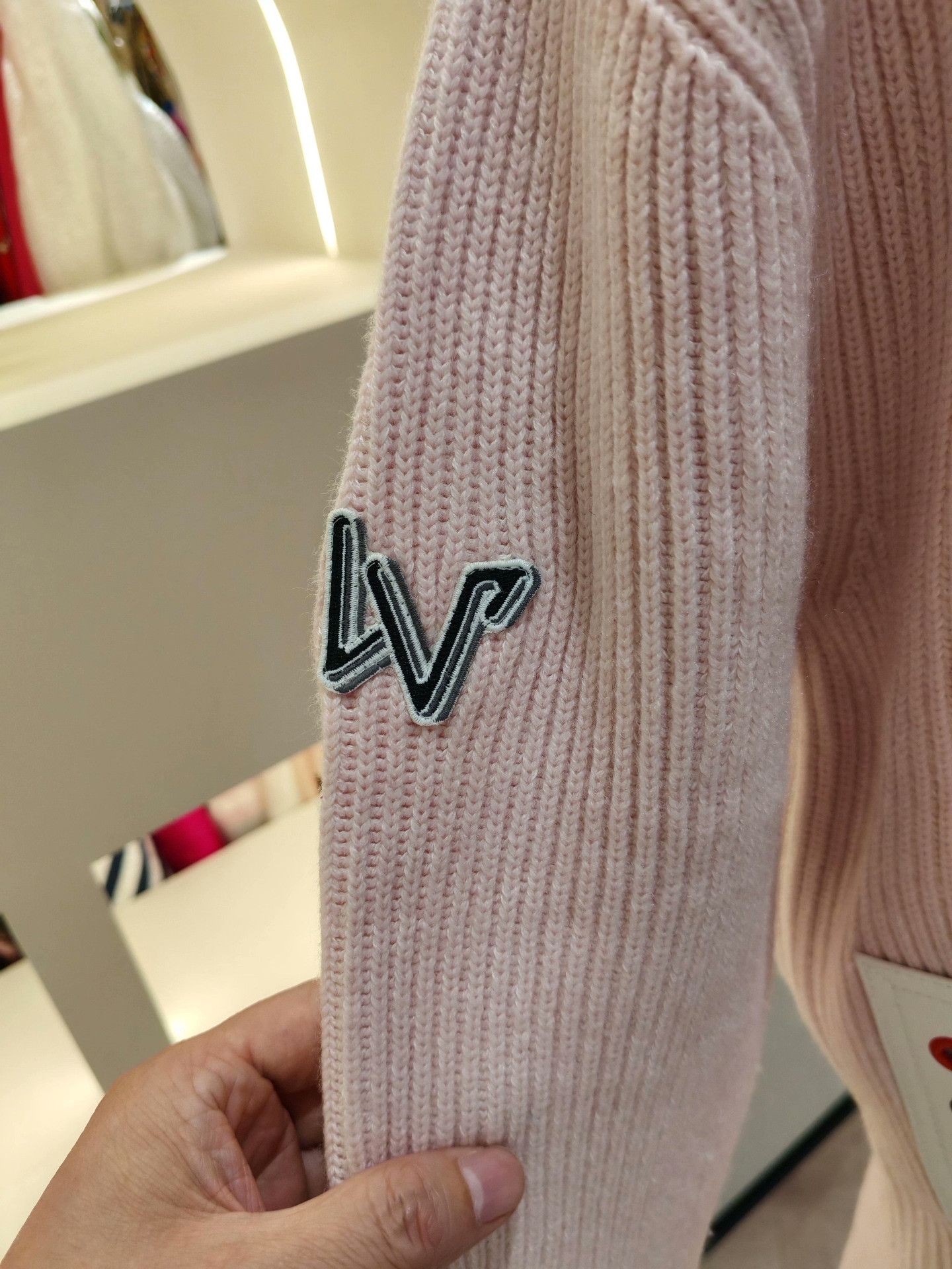Louis Vuitton LV Pink Cashmere Women's Suit Size XS / US 0-2 / IT 36-38 - 5 Thumbnail