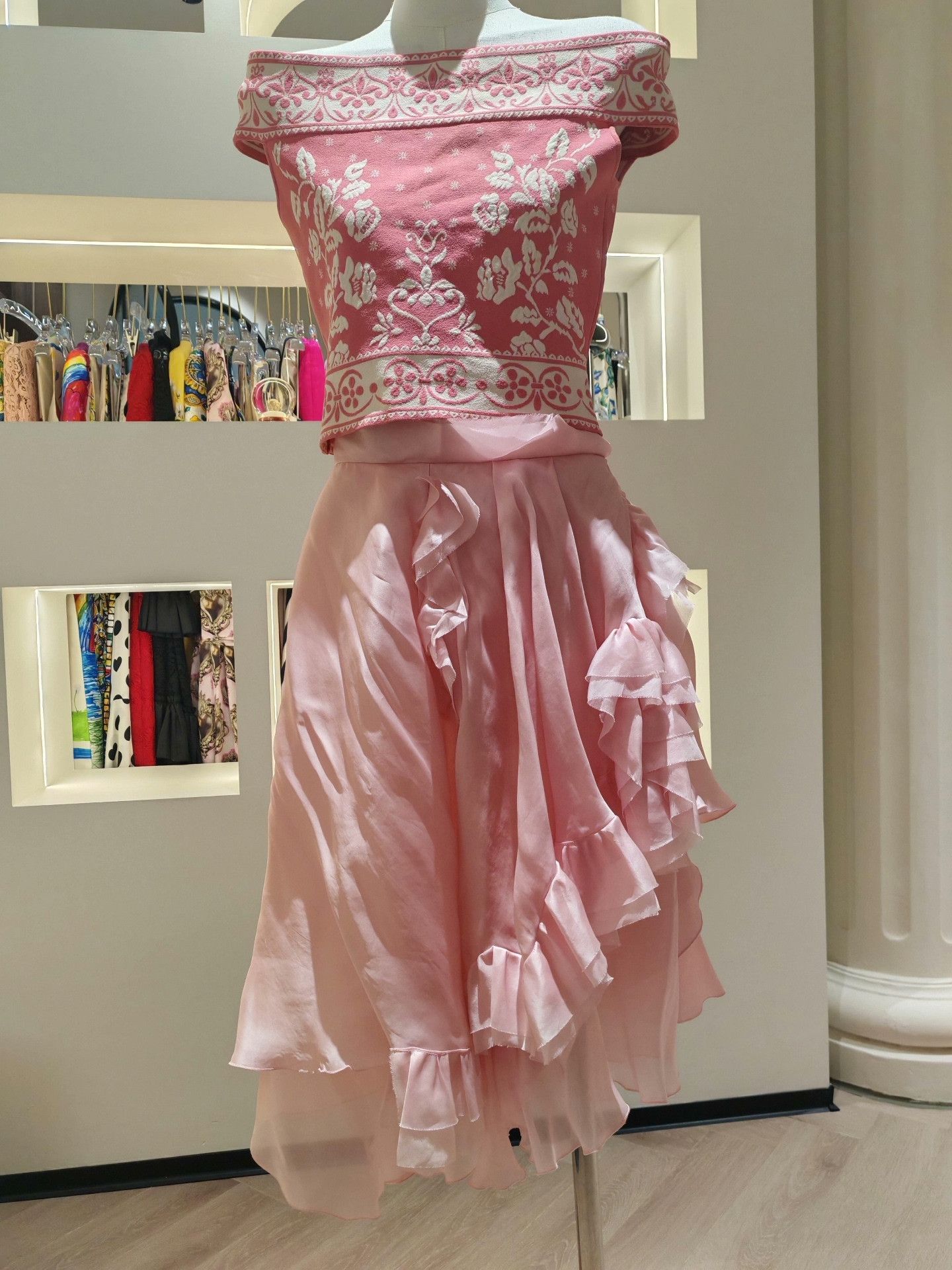 Ermanno Scervino Ermanno Scervino Pink Ruffle Skirt Size 40" / US 18 - 3 Thumbnail