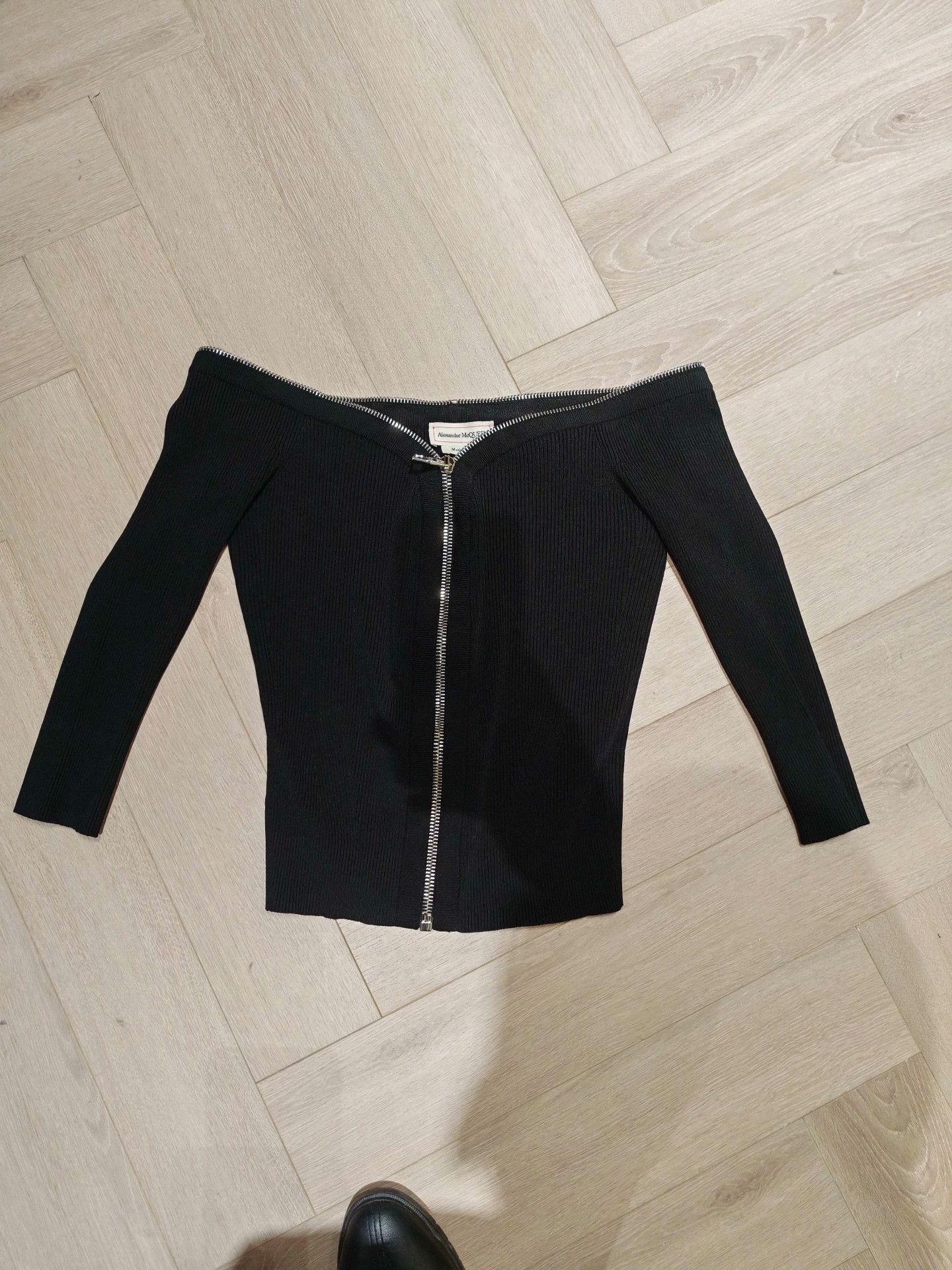 Alexander McQueen Alexander McQueen Black Knit Cardigan Size M / US 6-8 / IT 42-44 - 2 Thumbnail