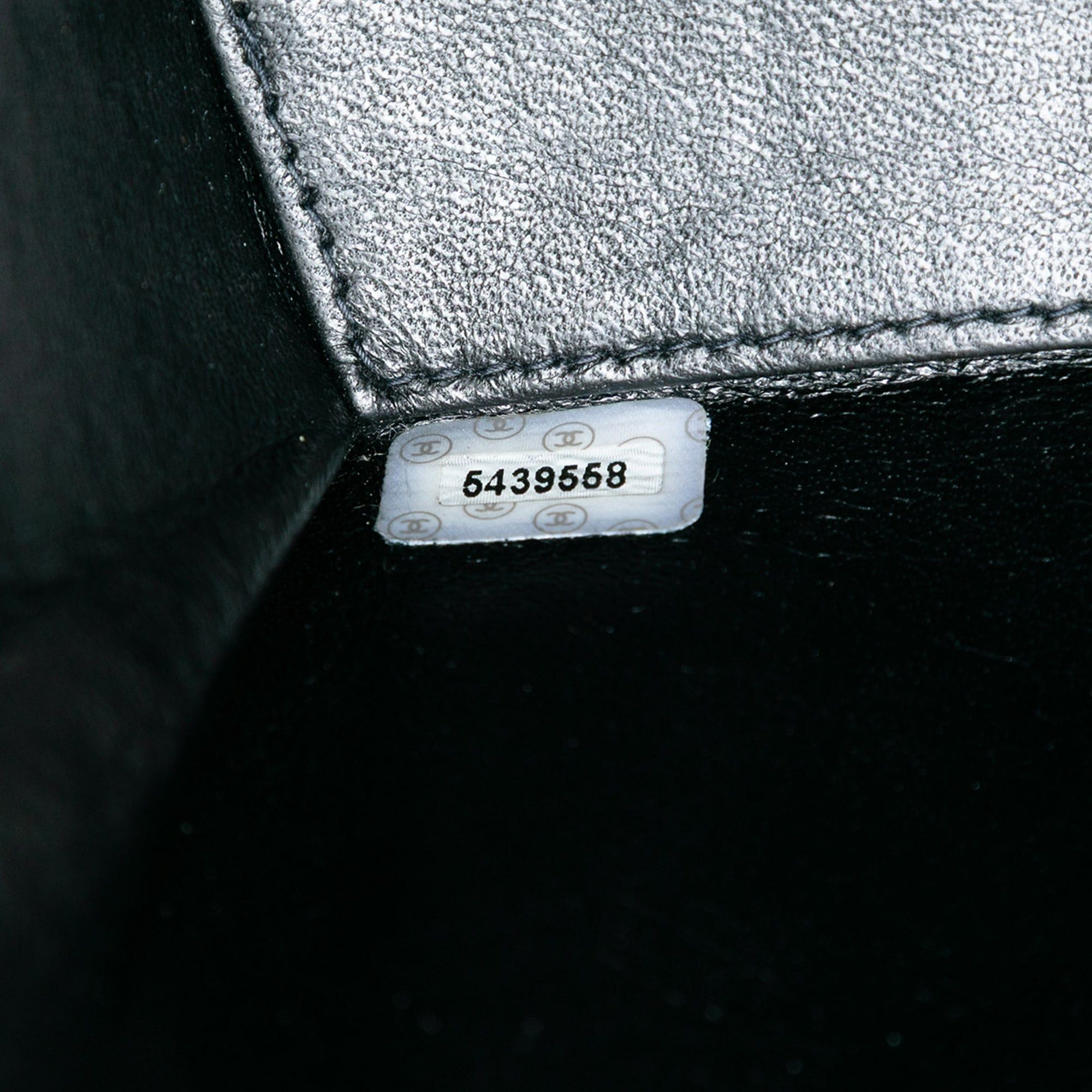 Chanel Grained Calfskin Flap Crossbody Size ONE SIZE - 5 Thumbnail
