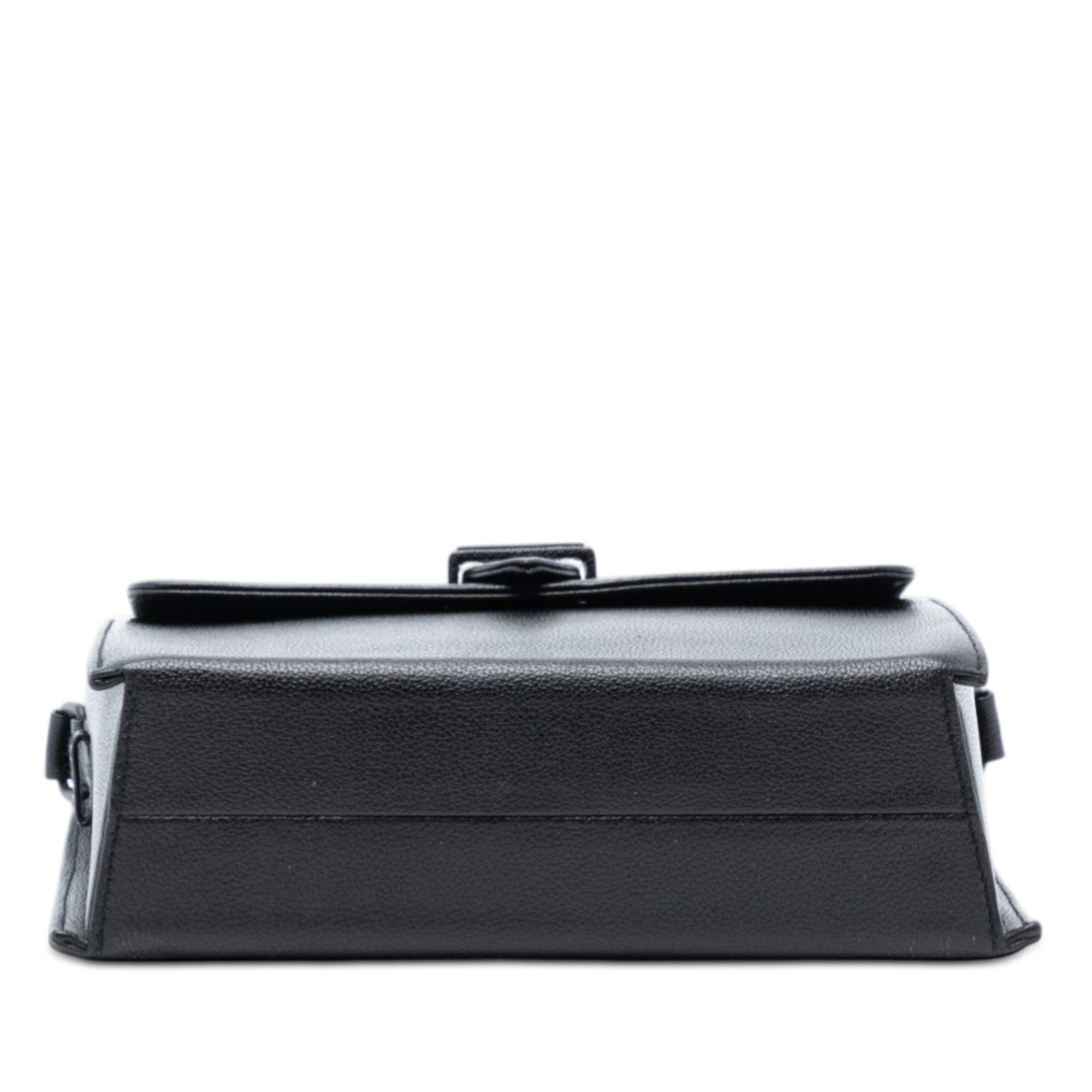 Chanel Grained Calfskin Flap Crossbody Size ONE SIZE - 3 Thumbnail